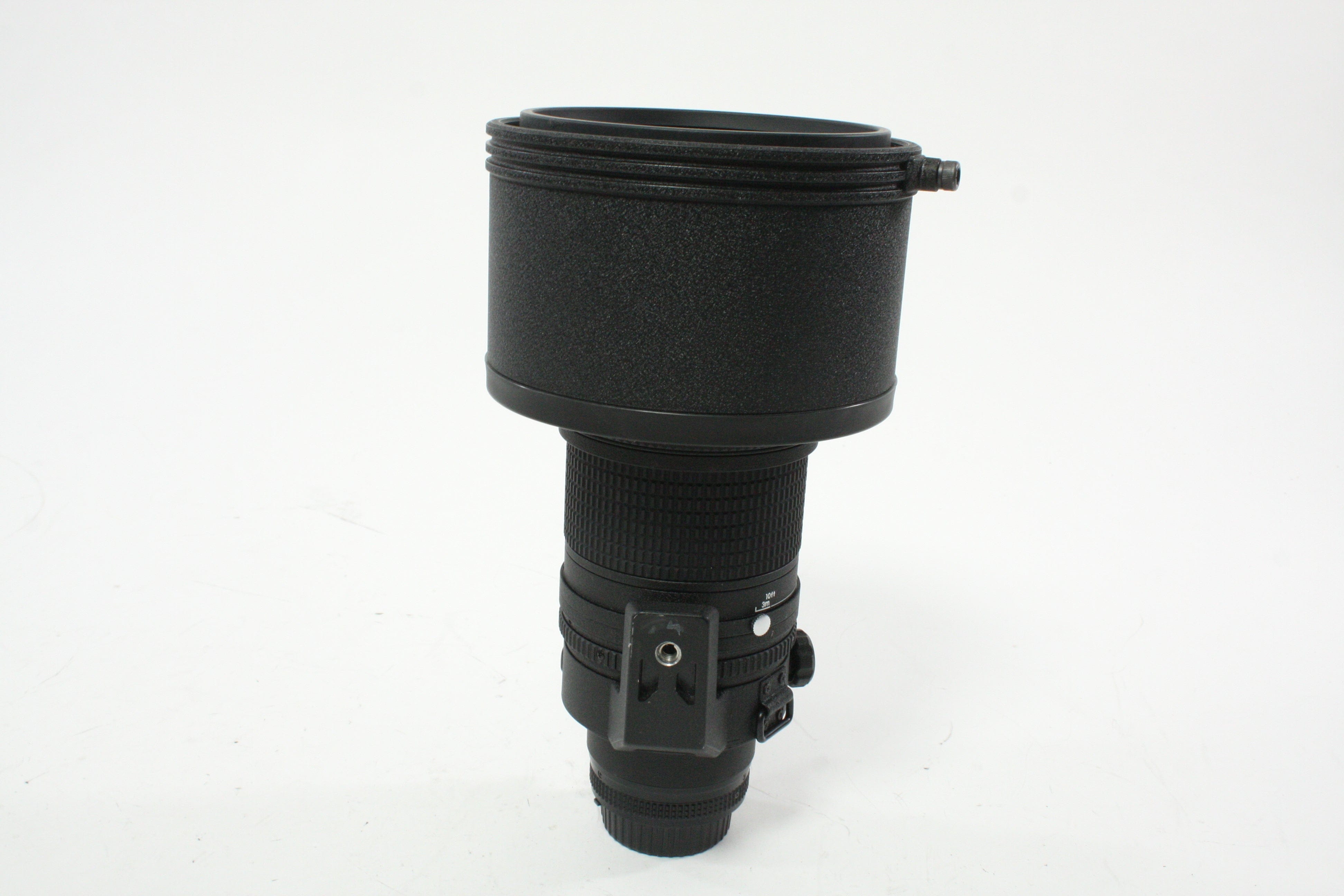 Nikon 300mm f/2.8D ED Autofocus Lens with a CT-303 Hard Shell Case