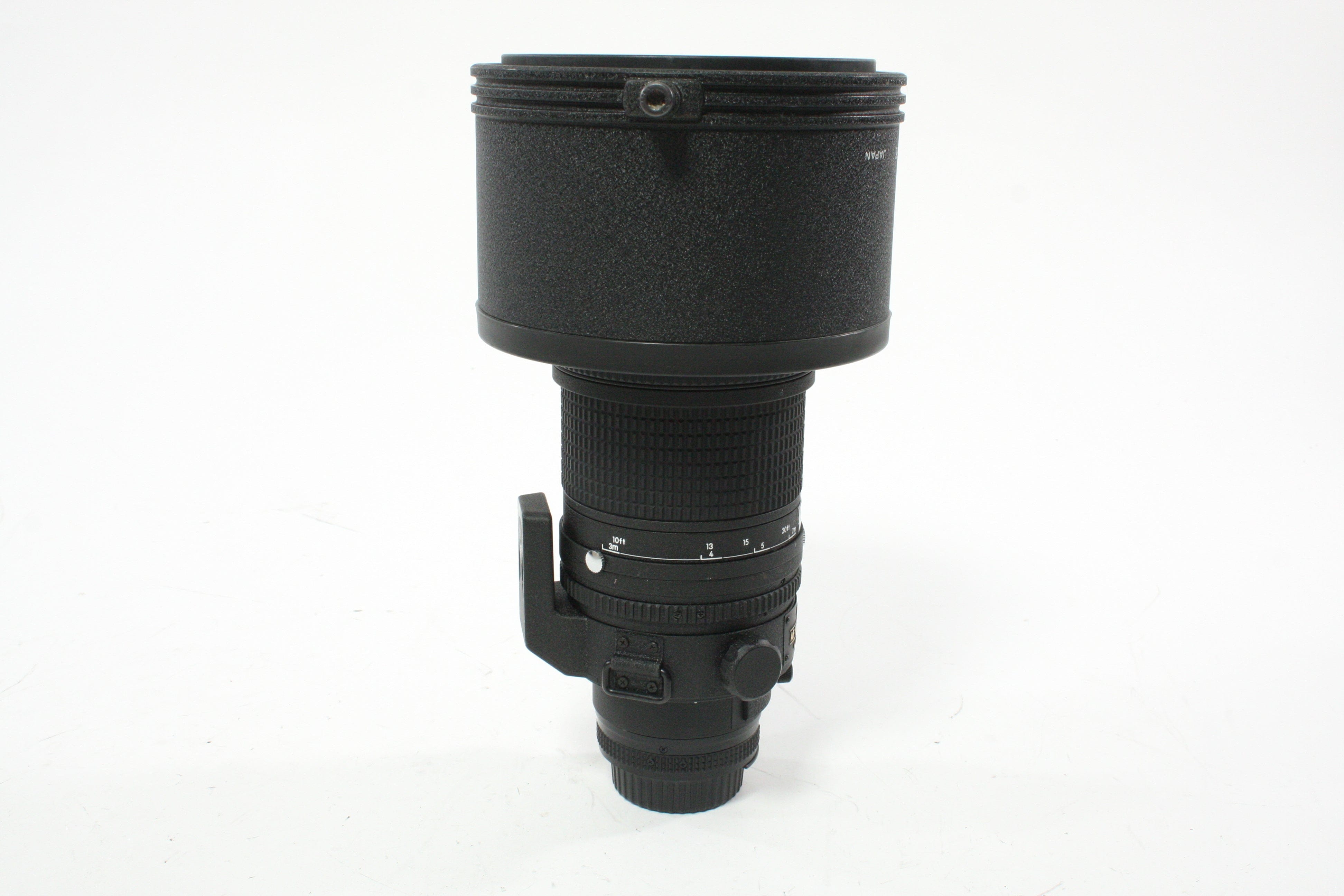 Nikon 300mm f/2.8D ED Autofocus Lens with a CT-303 Hard Shell Case