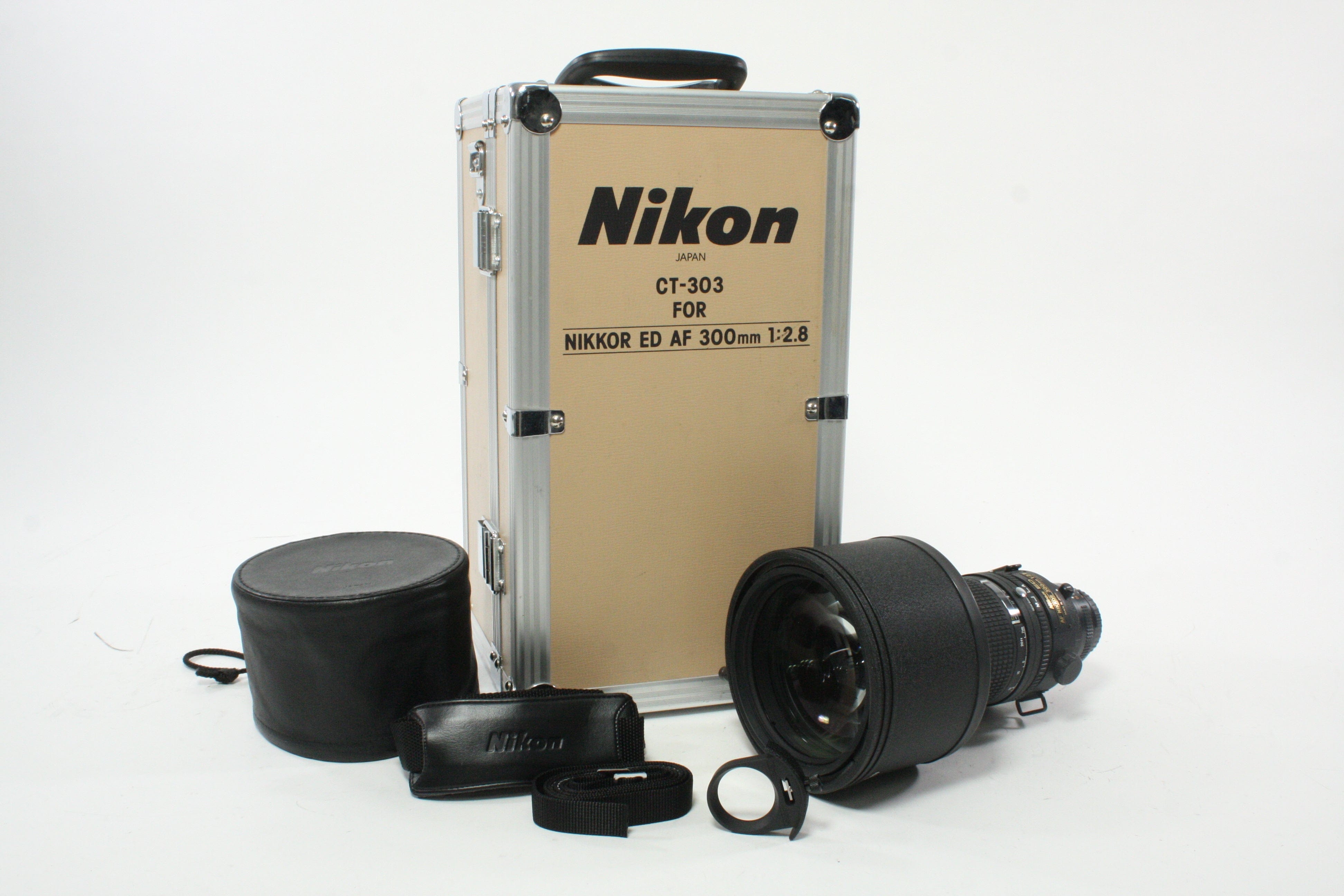 Nikon 300mm f/2.8D ED Autofocus Lens with a CT-303 Hard Shell Case