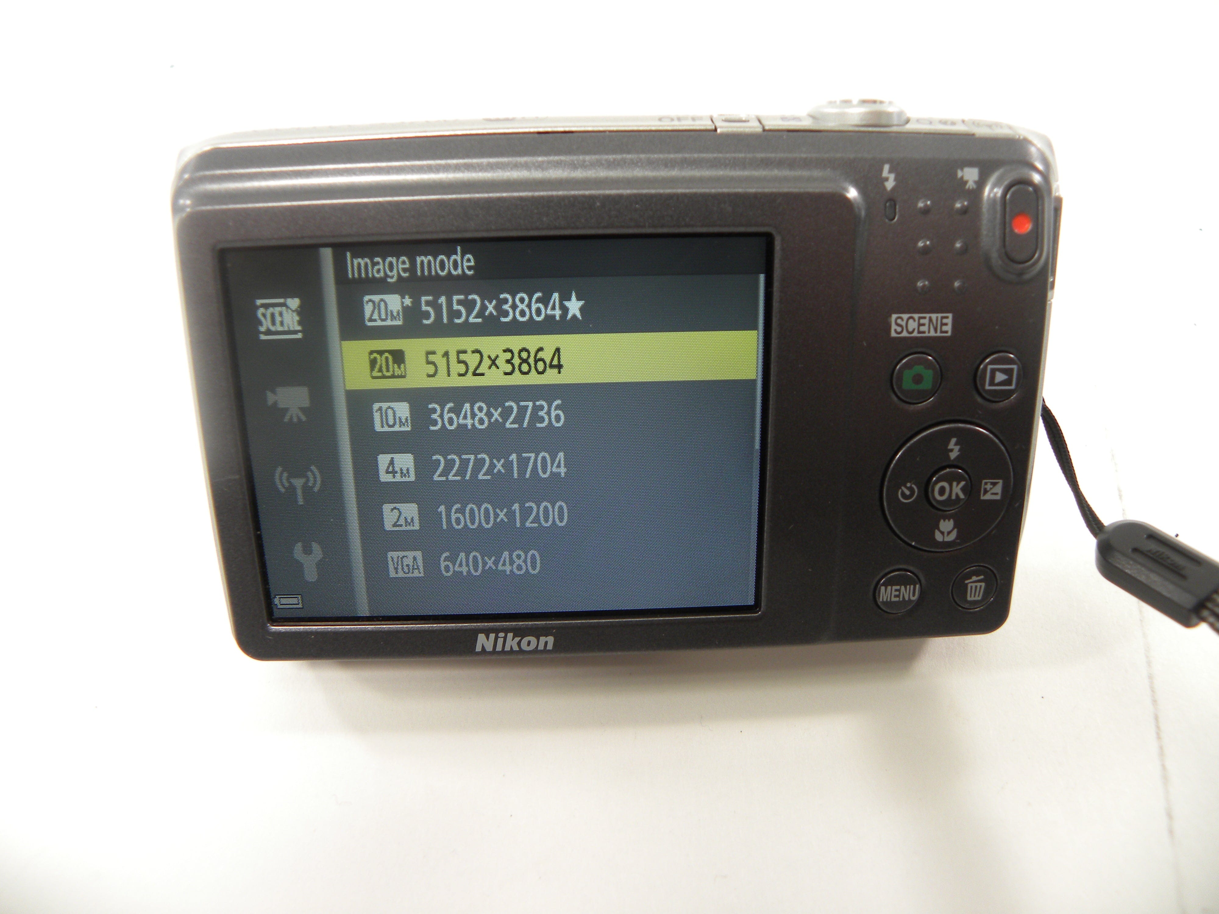 Nikon Coolpix 20.1mp Digital Camera