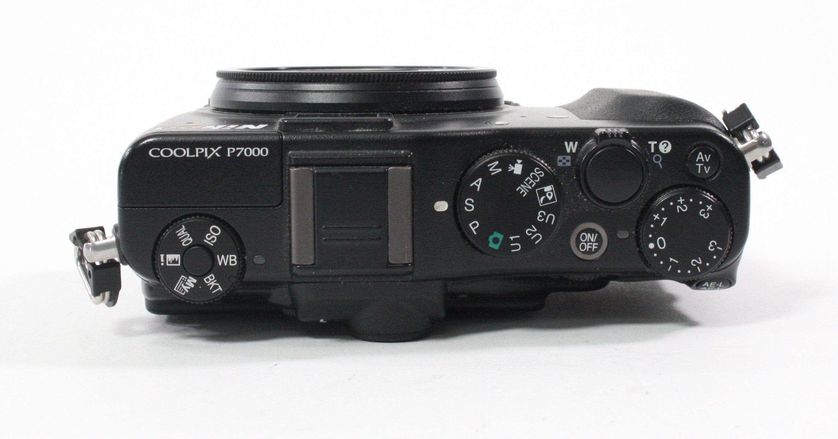 Nikon Coolpix P7000 Point and Shoot Digital Camera 7.1x Zoom 10.1mp