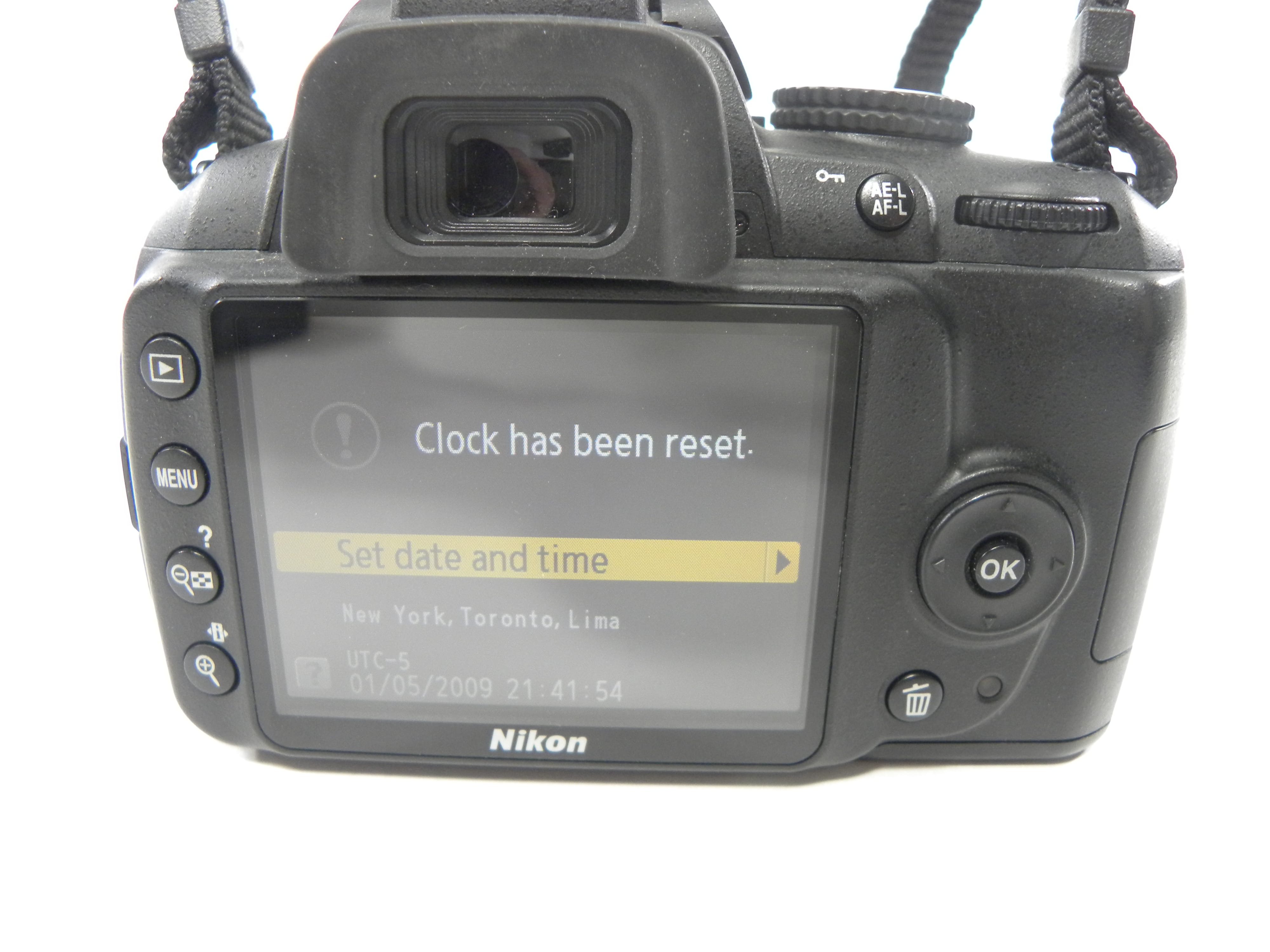 Nikon D3000 10.2mp Digital SLR Body Only Shutter Ct. 14,712