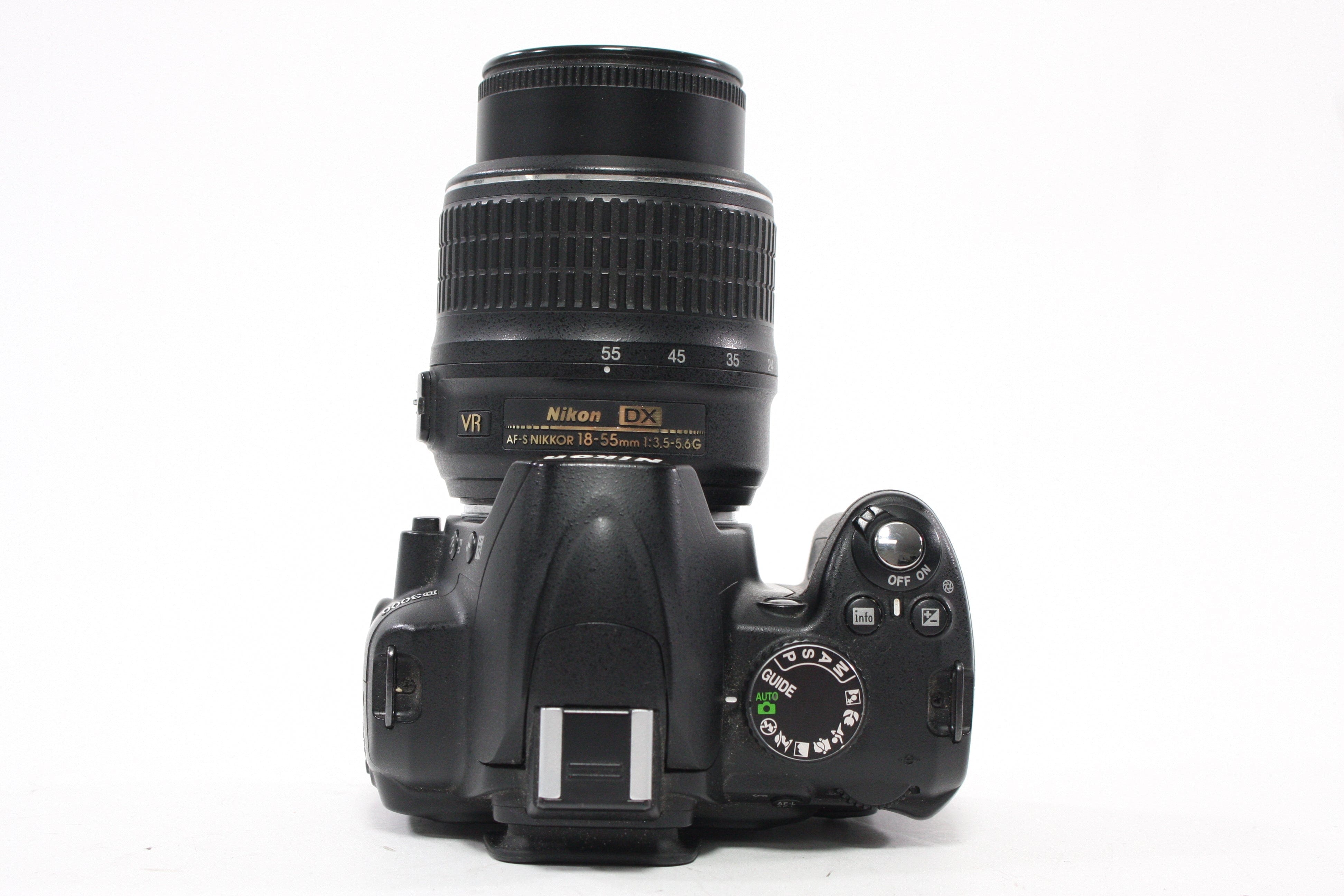 Nikon D3000 DLSR Camera with 18-55mm f/3.5-5.6G Lens with Shutter Count 8,795