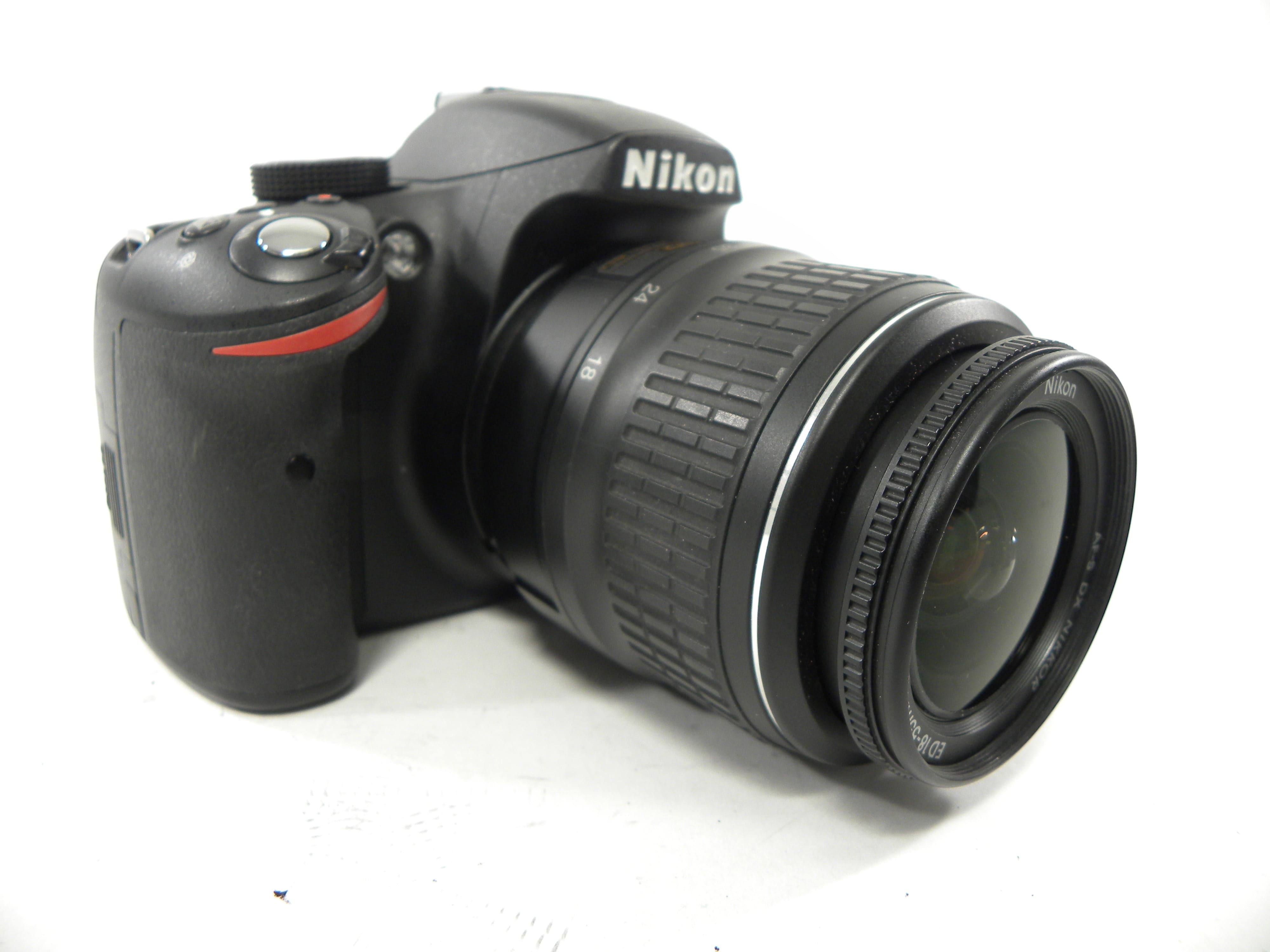 Nikon D3200 24.2mp Digital SLR w/AF-S DX ED 18-55 f3.5-5.6G II
