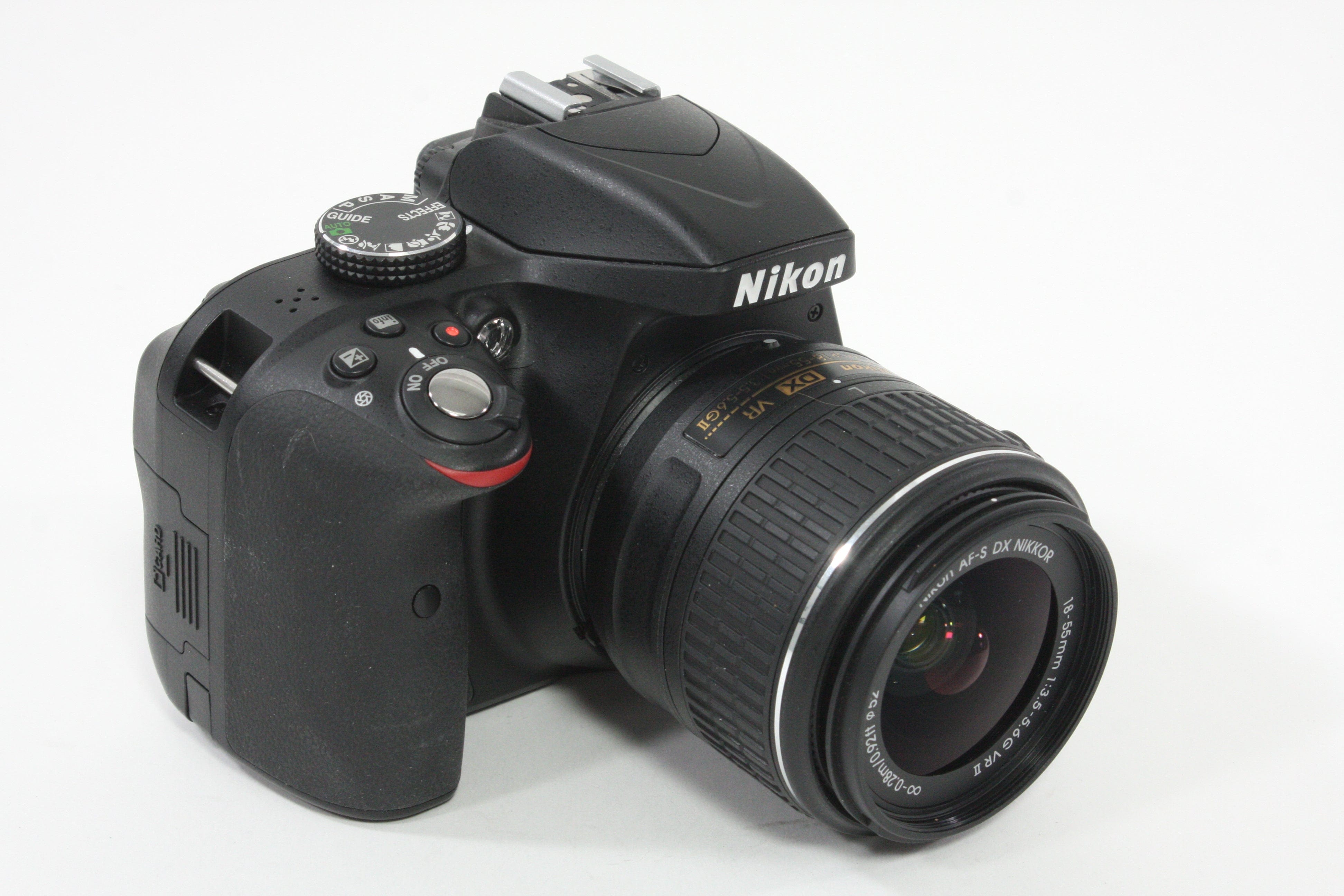 Nikon D3300 with 18-55mm f/3.5-5.6 VR GII DX Lens - Shutter Count 582