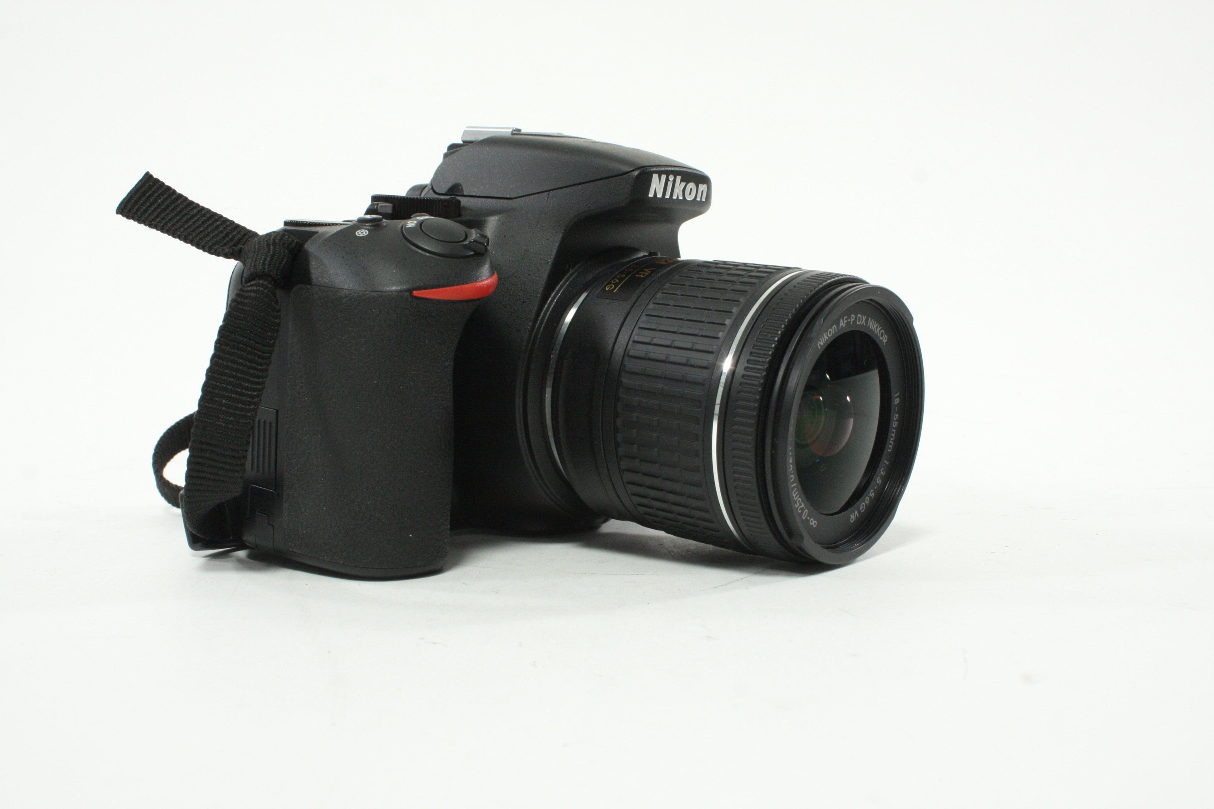 Nikon D3500 DSLR with 18-55mm f/3.5-5.6 G AF-P Lens with Shutter Count 415