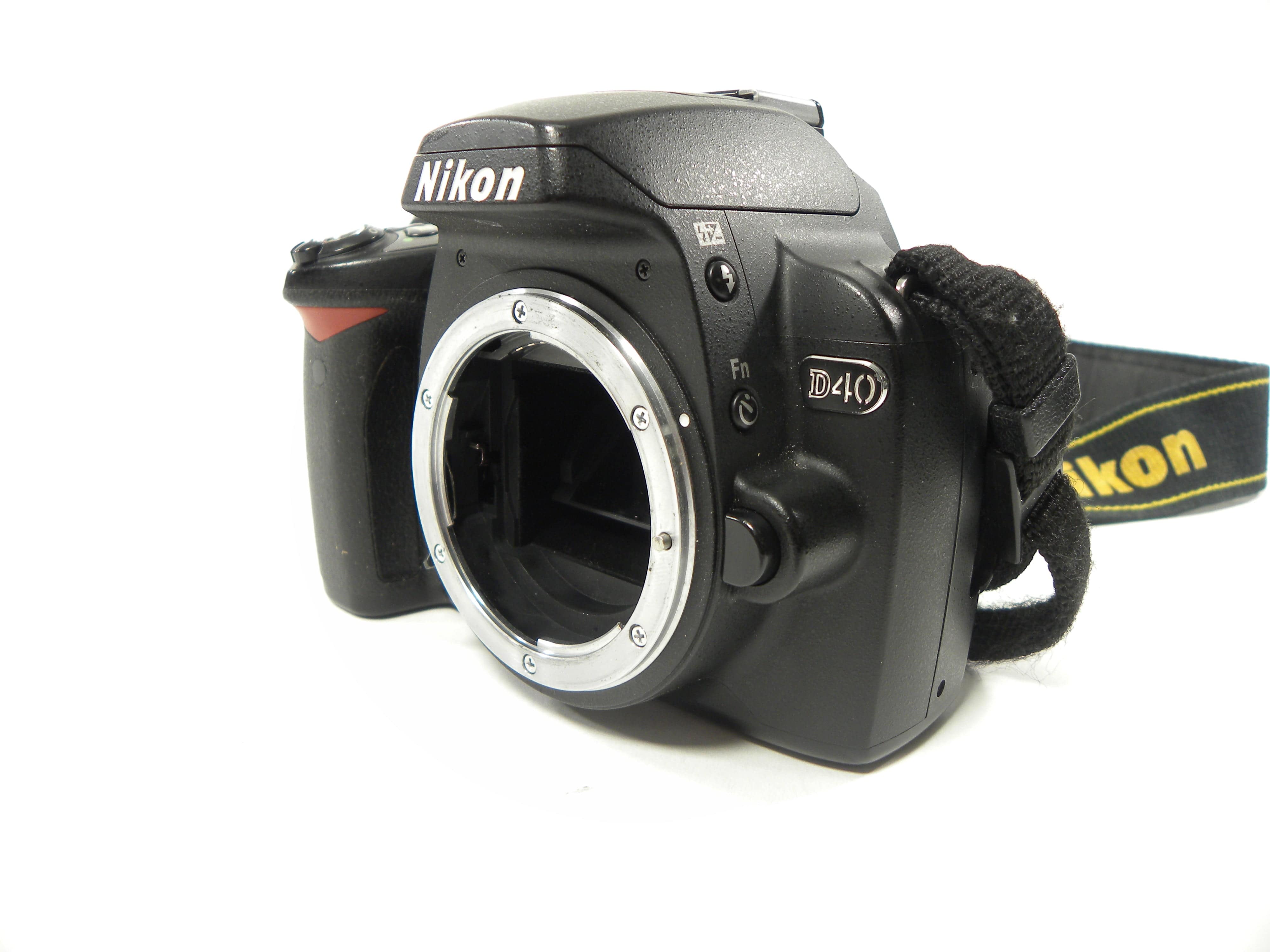 Nikon D40 6.1mp Digital SLR Body only Shutter Ct. 11,192