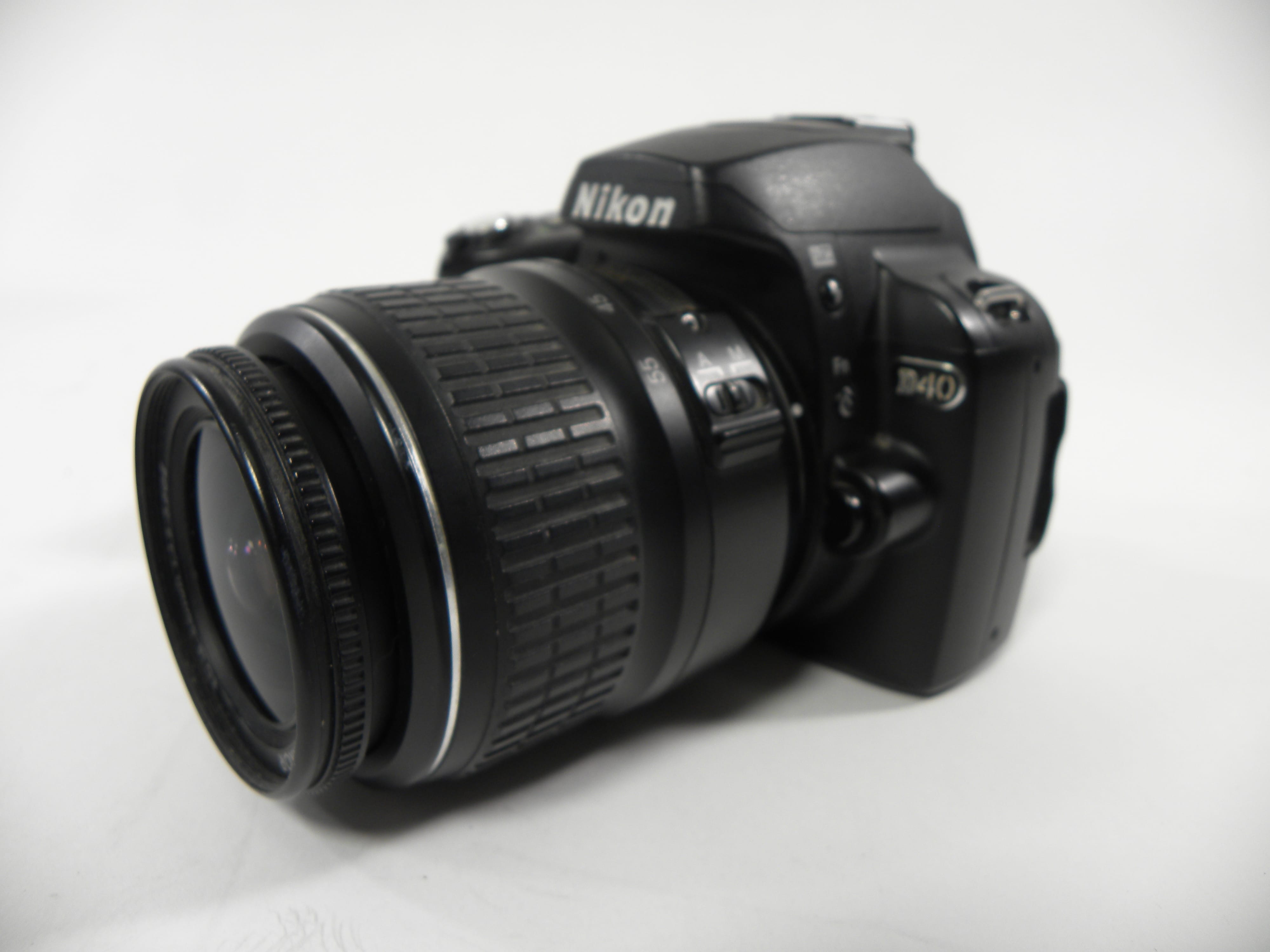 Nikon D40 6.1mp Digital SLR w/AF-S DX ED 18-55mm f3.5-5.6G II