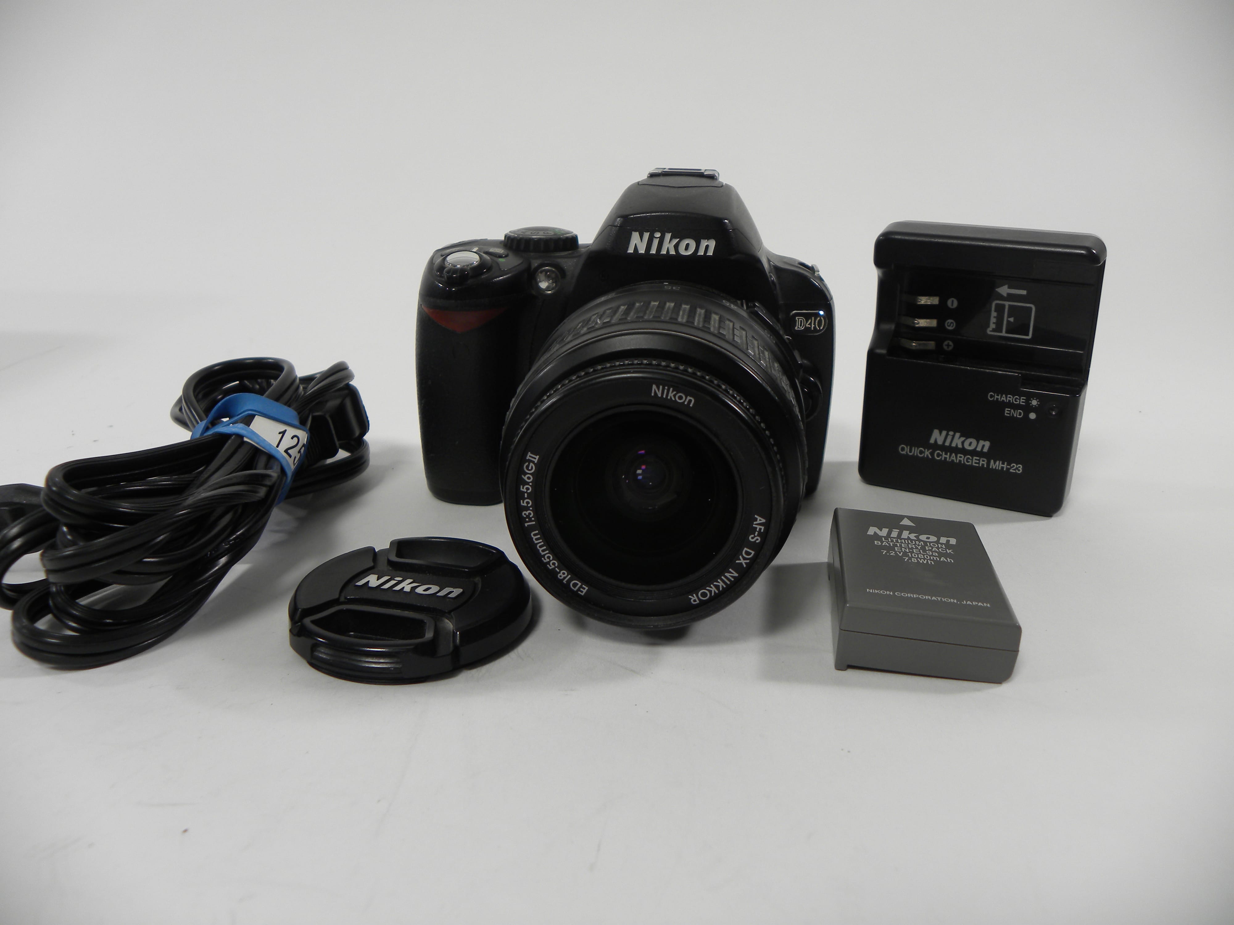 Nikon D40 6.1mp Digital SLR w/AF-S DX ED 18-55mm f3.5-5.6G II