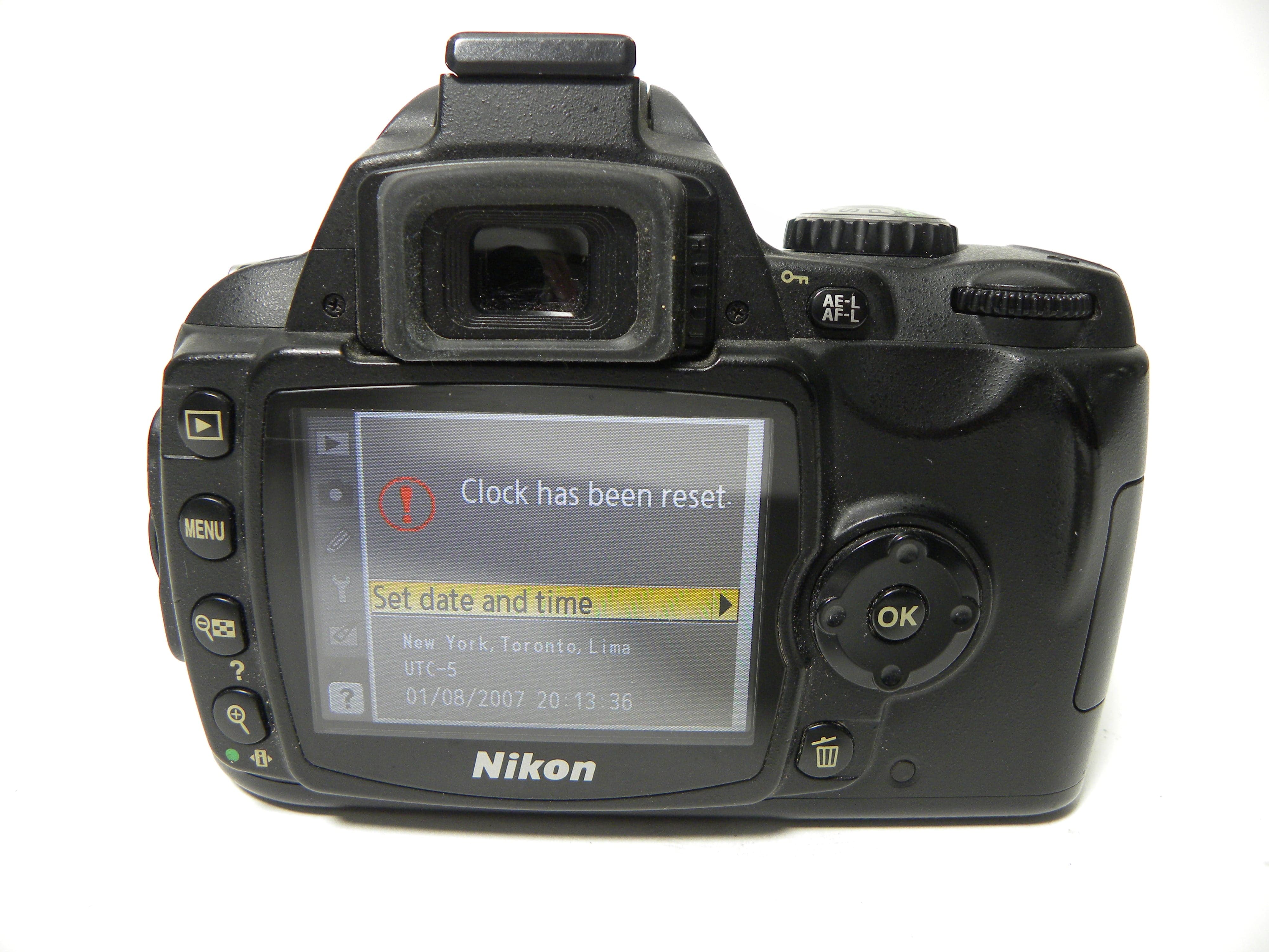 Nikon D40x 10.2mp Digital SLR w/AF-S DX ED 18-55mm DX ED Shutter Ct. 6,670