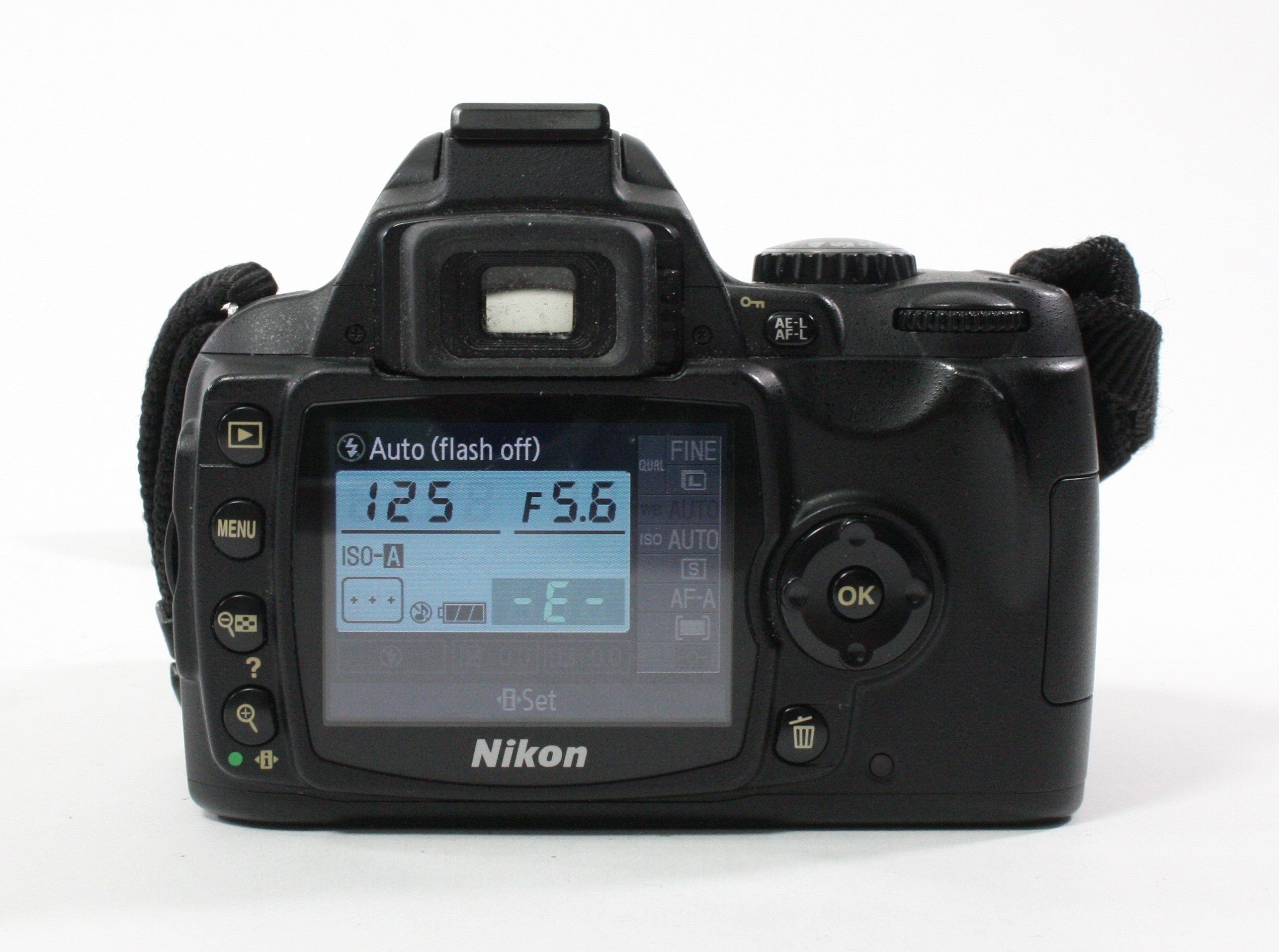 Nikon D40X Digital SLR Camera with 18-135mm f/3.5-5.6G w Shutter Count 23,048