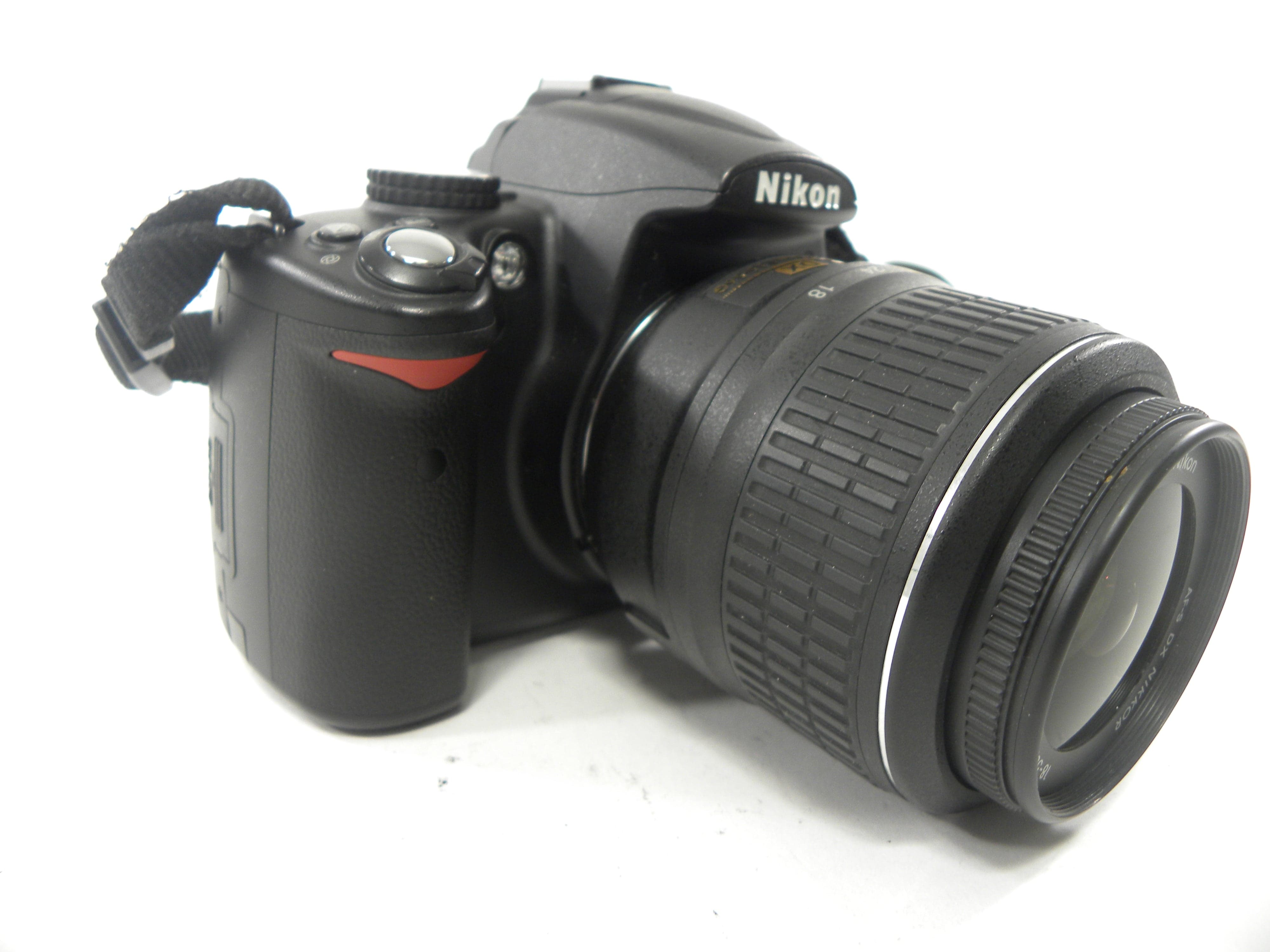 Nikon D5000 12.3mp Digital SLR w/AF-S 18-55 DX VR ED IF Shutter Ct. 9,655