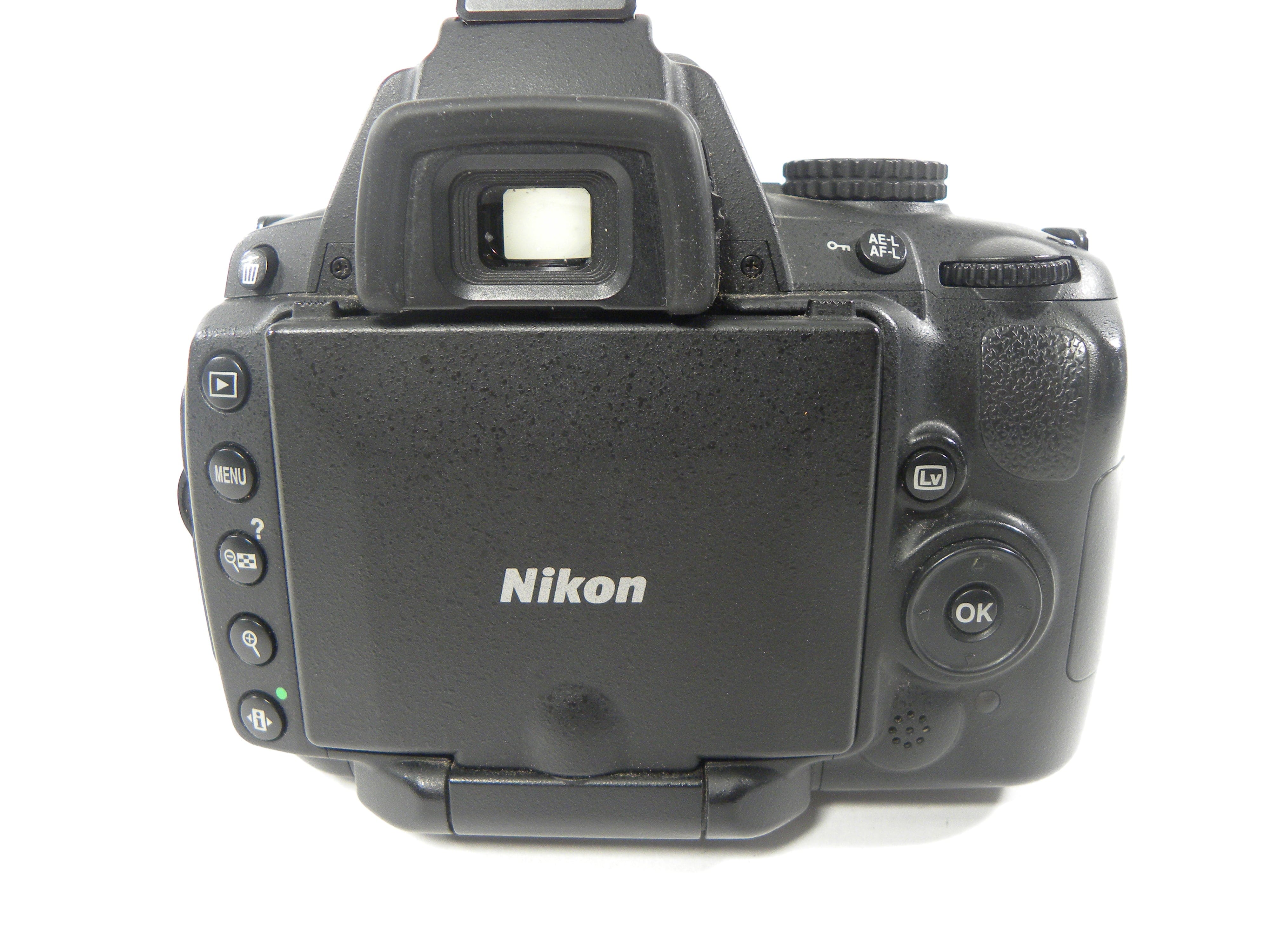 Nikon D5000 12.3mp Digital SLR w/AF-S Nikkor 18-55 II Shutter Ct. 10,835
