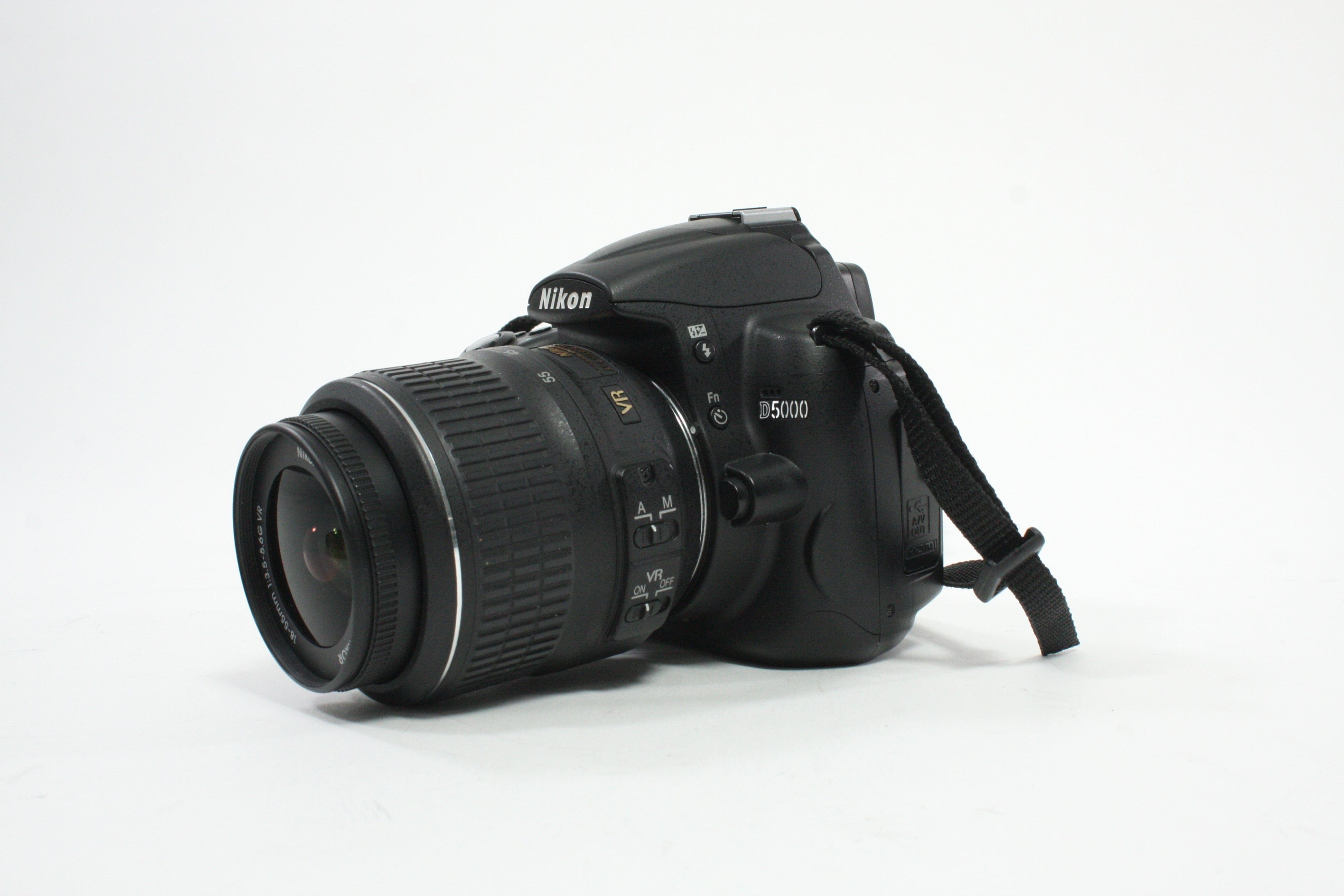 Nikon D5000 DSLR Camera with 18-55mm f/3.5-5.6 G DX VR Lens