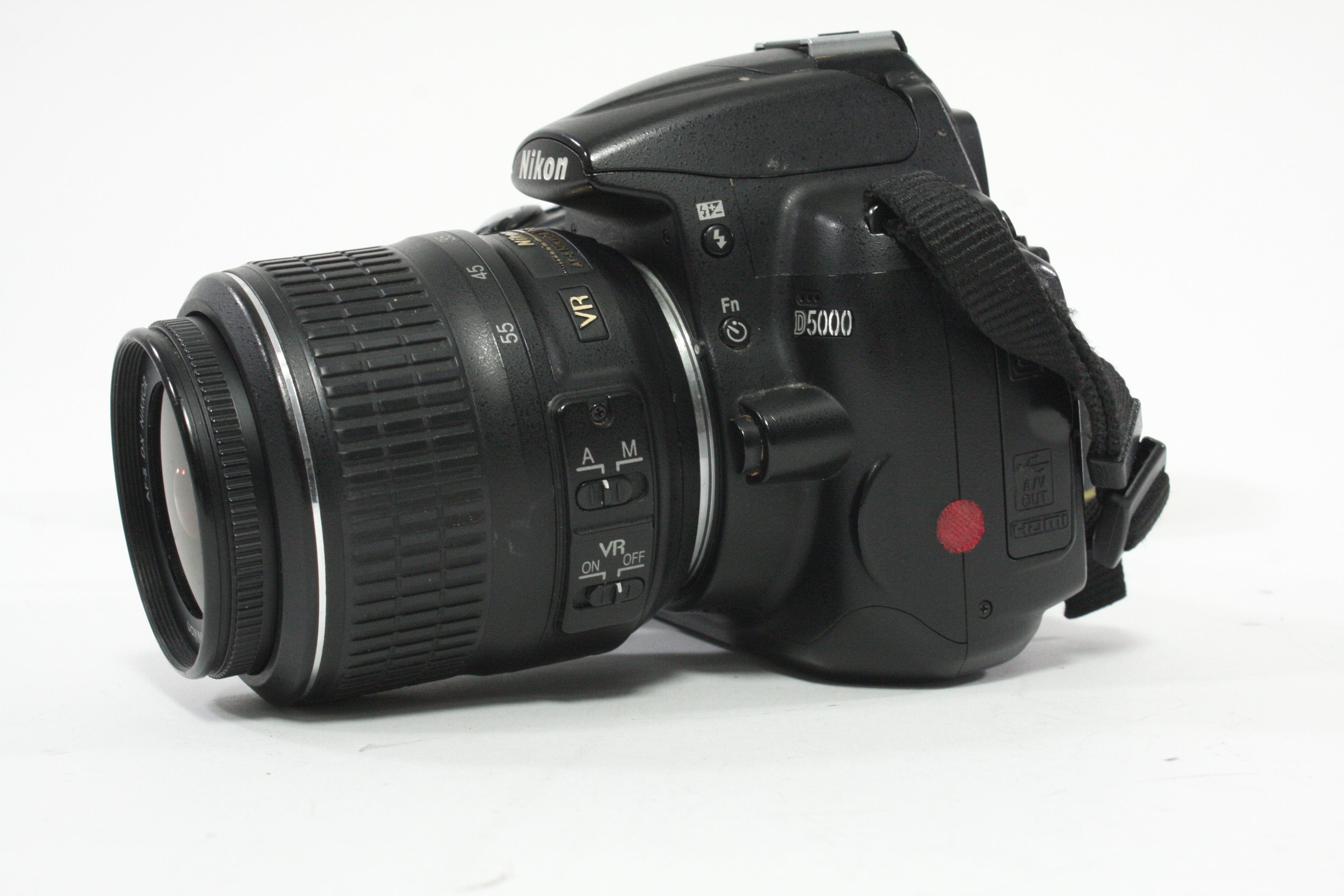 Nikon D5000 DSLR with 18-55mm f/3.5-5.6 G Lens with Shutter Count 26,555