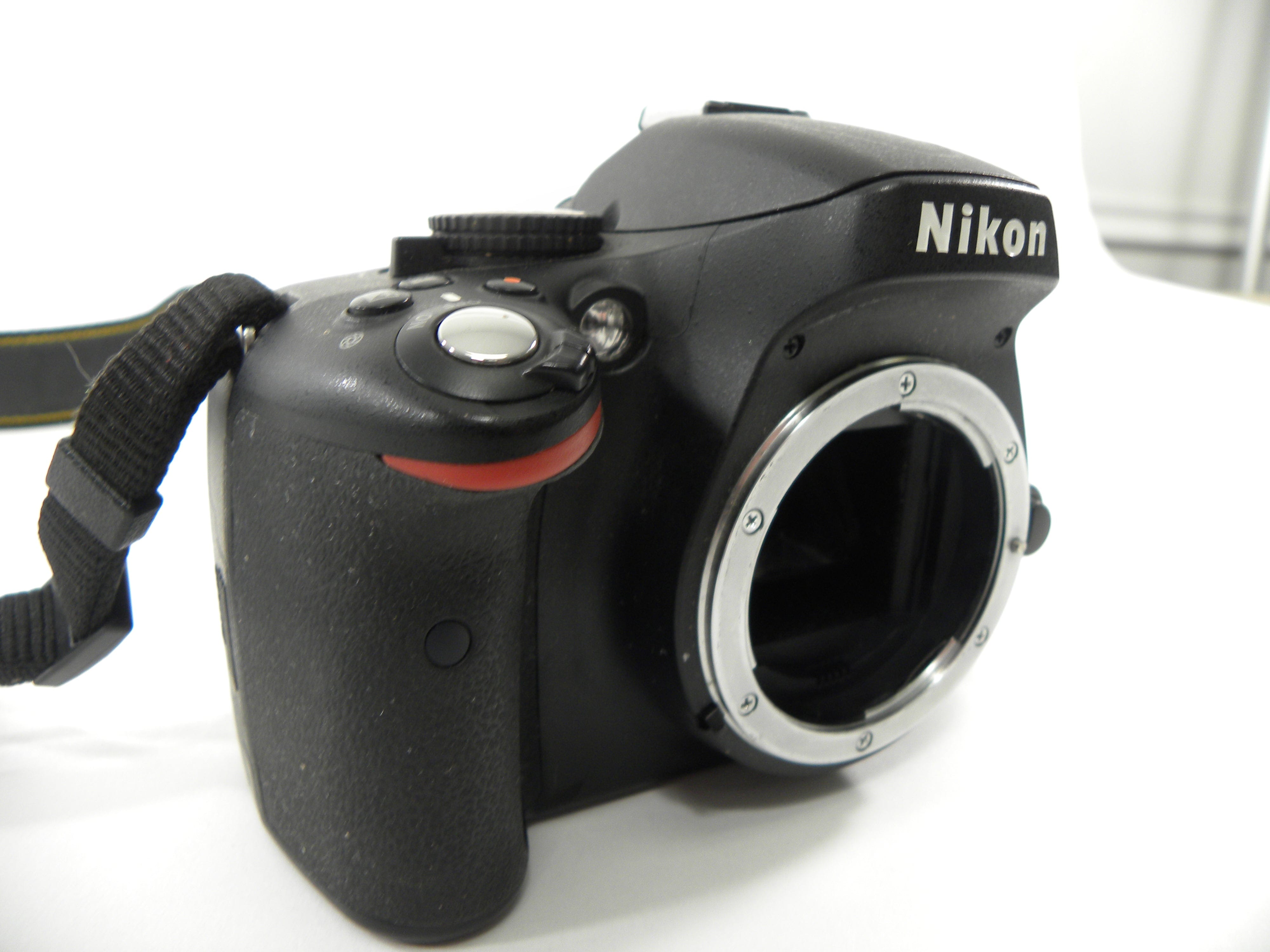 Nikon D5100 16.2mp Digital SLR Body Only Shutter Ct. 8,391