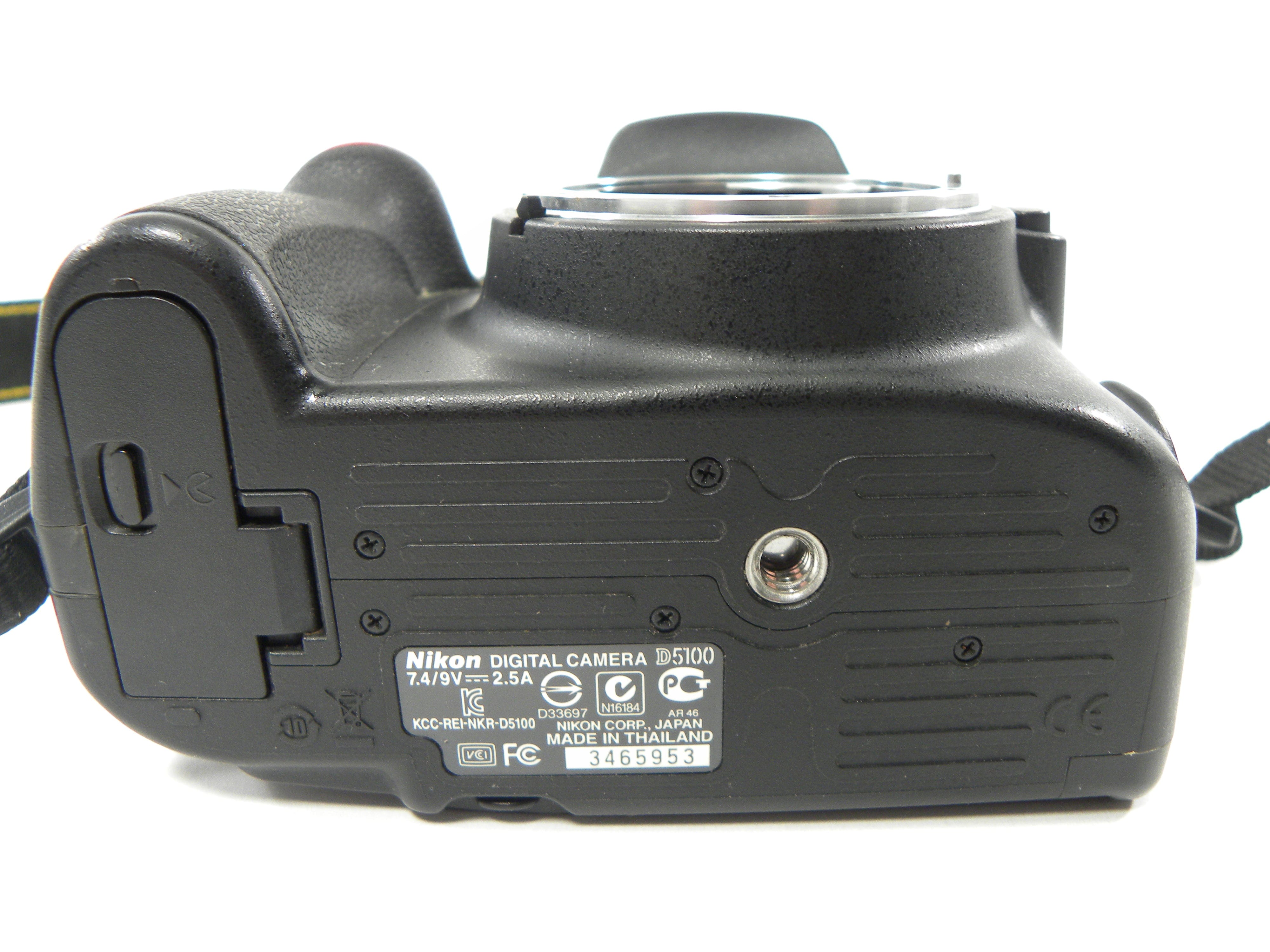 Nikon D5100 16.2mp Digital SLR Body Only Shutter Ct. 8,391