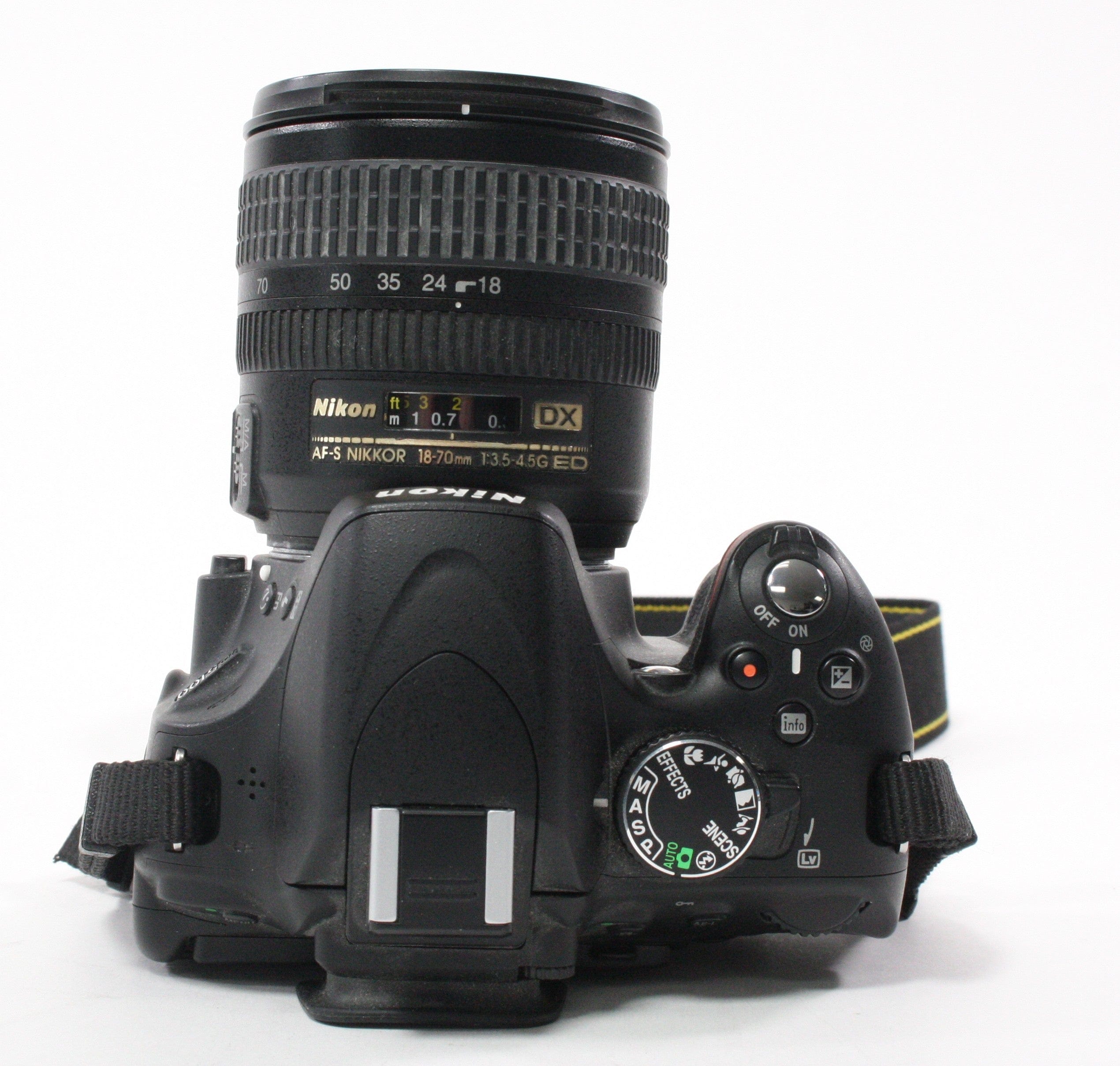 Nikon D5100 DSLR with Nikon 18-70mm f/3.5-4.5G DX ED AF-S Lens with Shutter Count 990