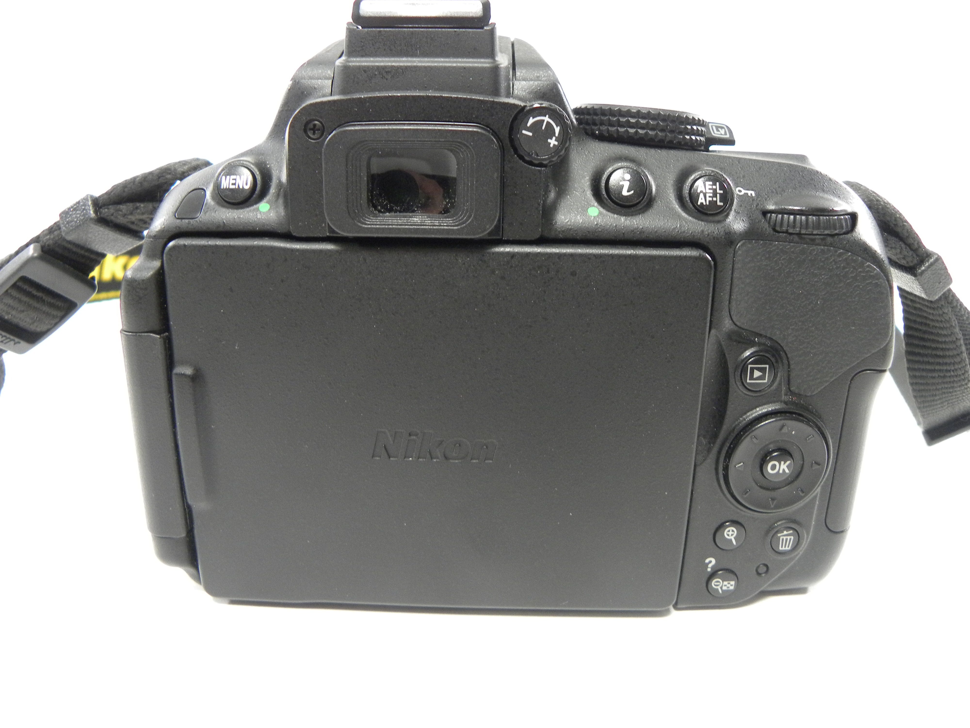 Nikon D5300 24.2mp Digital SLR w/AF-S DX VR 18-55 Shutter Ct. 24,126