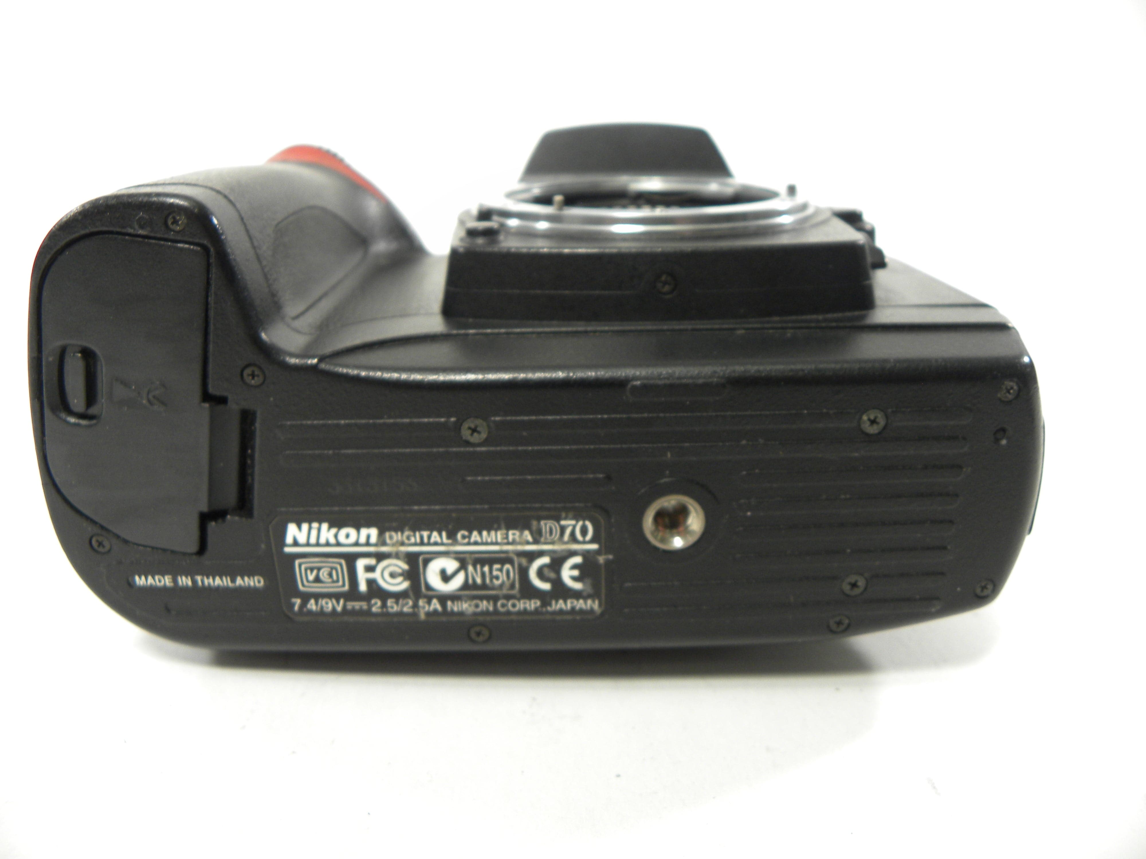Nikon D70 6.1mp Digital SLR Body Only Shutter Ct. 26,589 AS IS