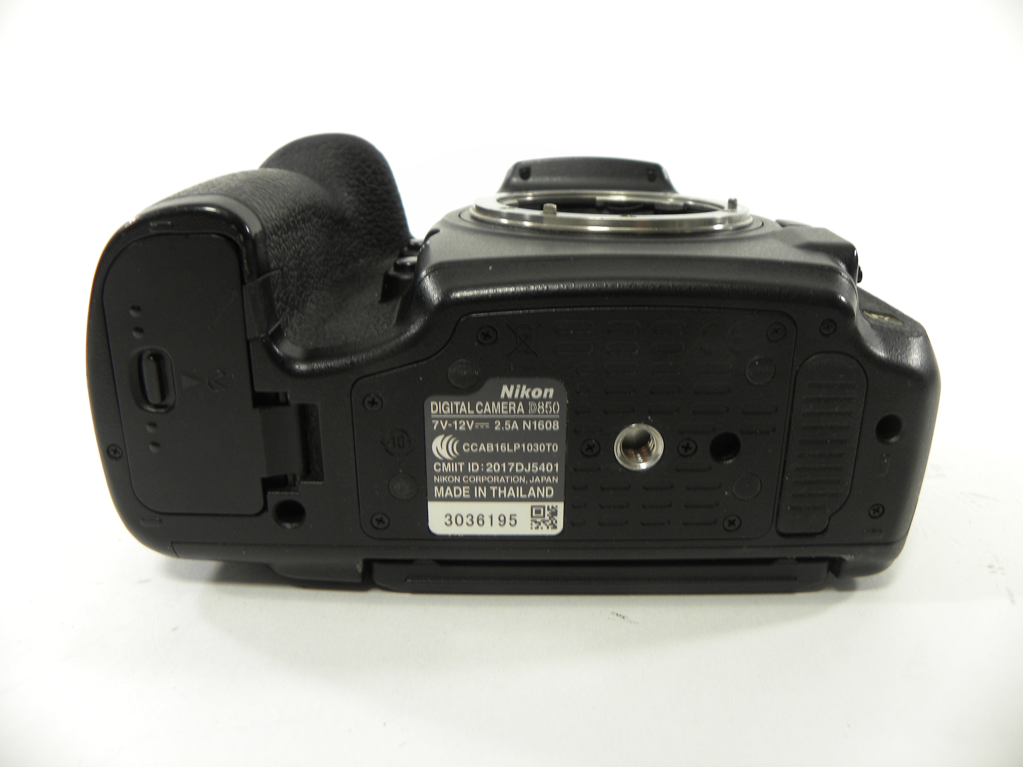 Nikon D850 45.7mp Digital SLR Body Only Shutter Ct. 117,810