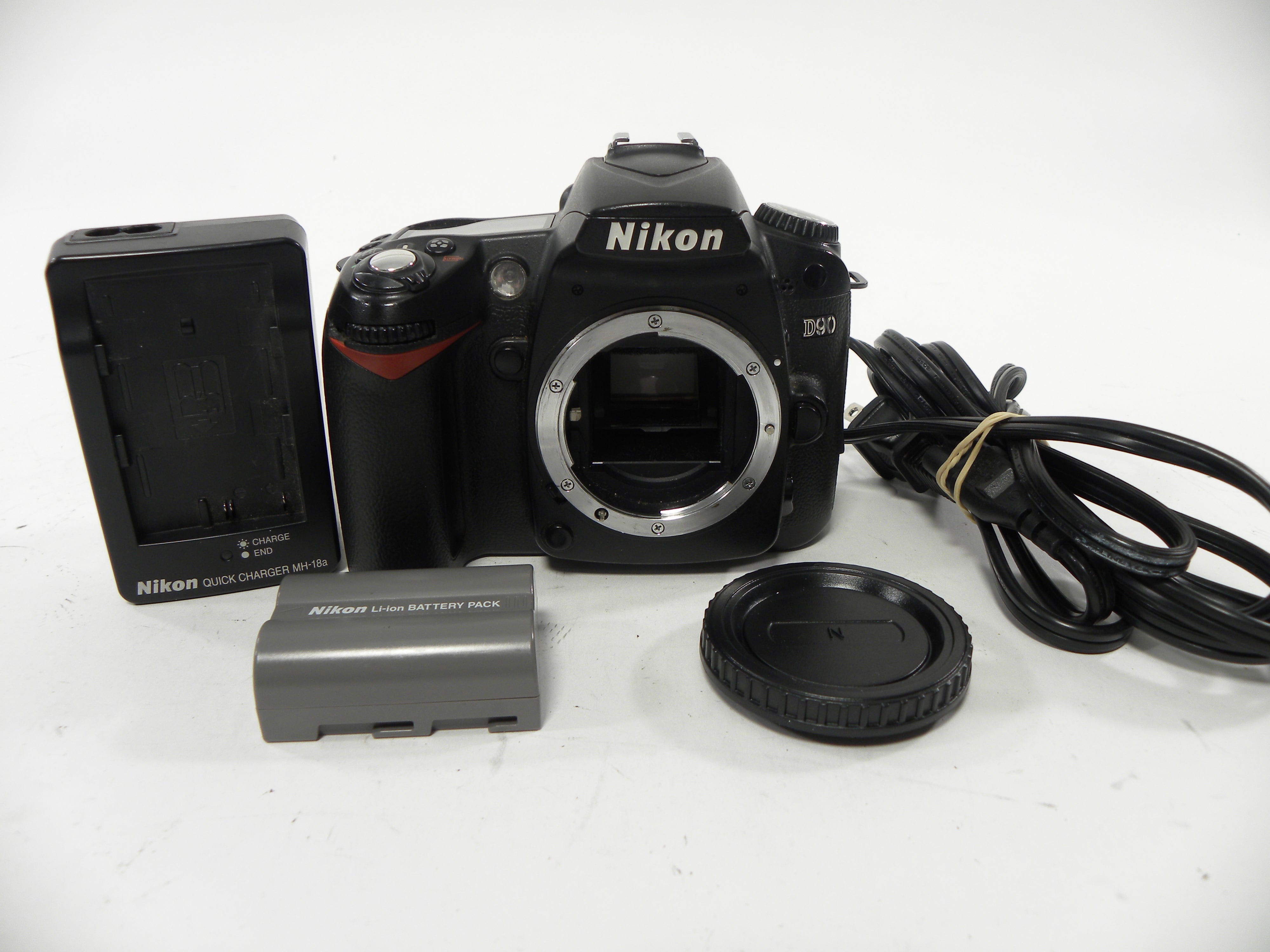 Nikon D90 12.3mp Digital SLR Body only Shutter Ct. 324,337 AS IS  No Returns