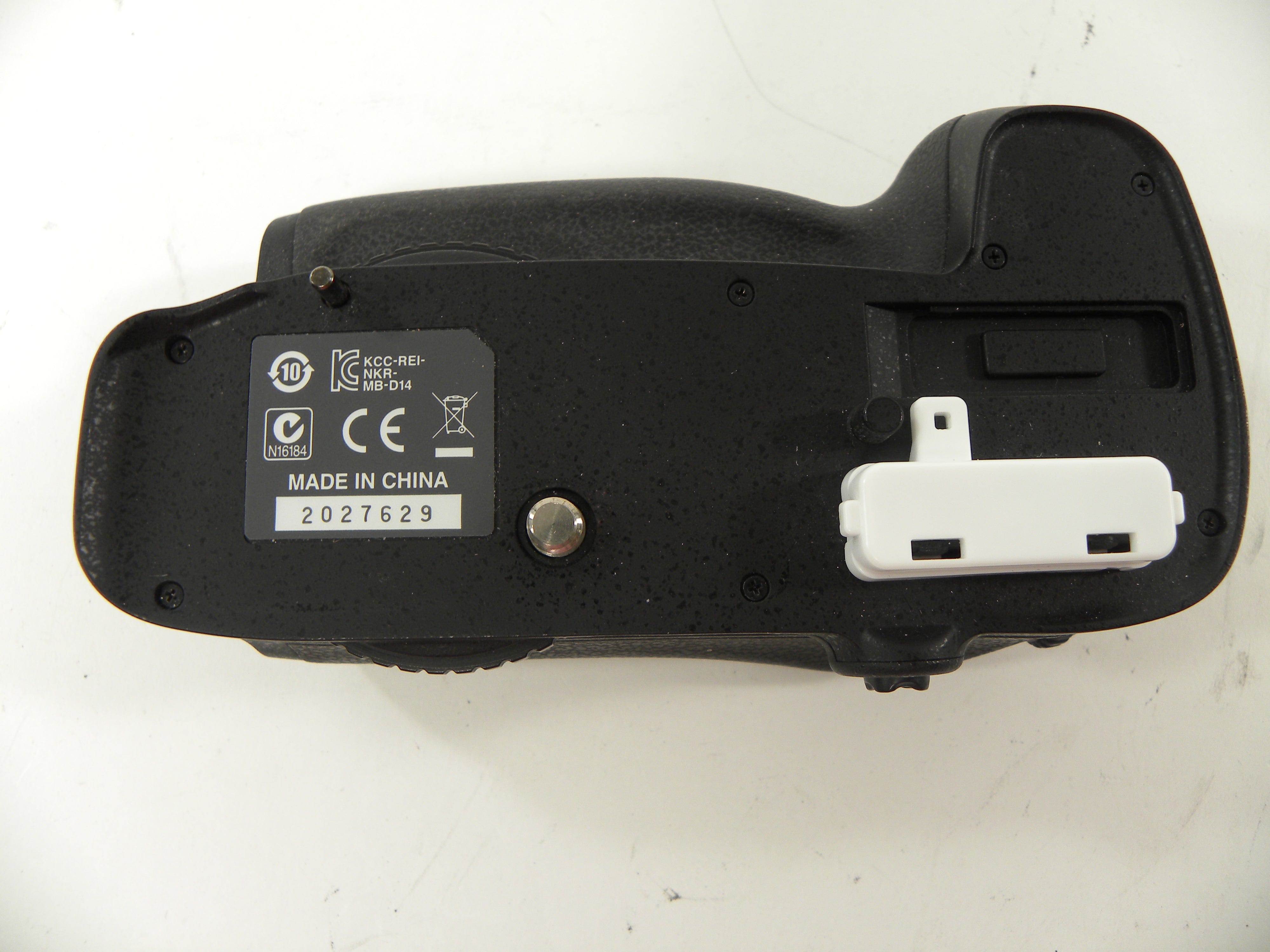 Nikon MB-D14 Vertical Battery Grip