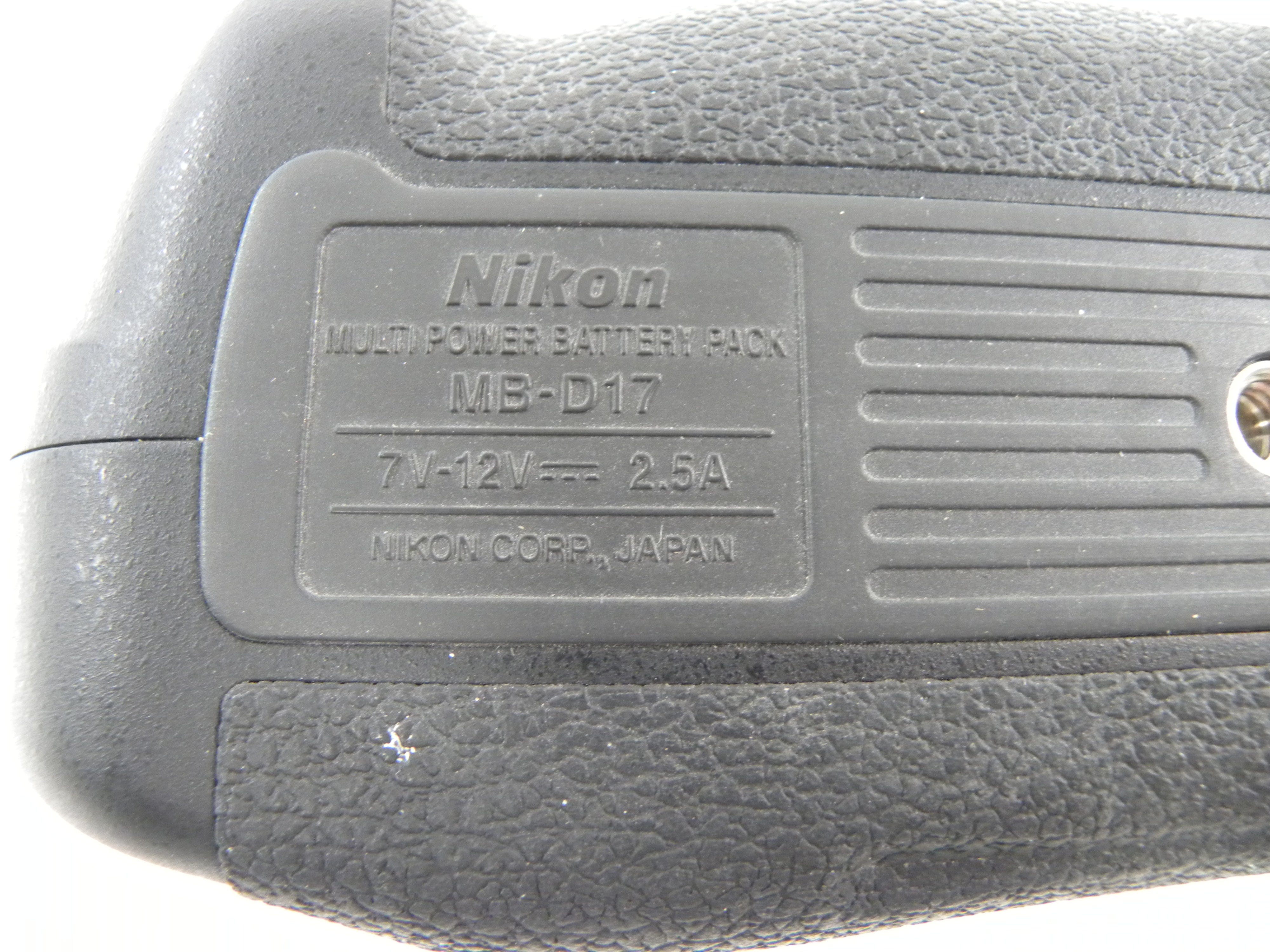 Nikon MB-D17 Battery Grip