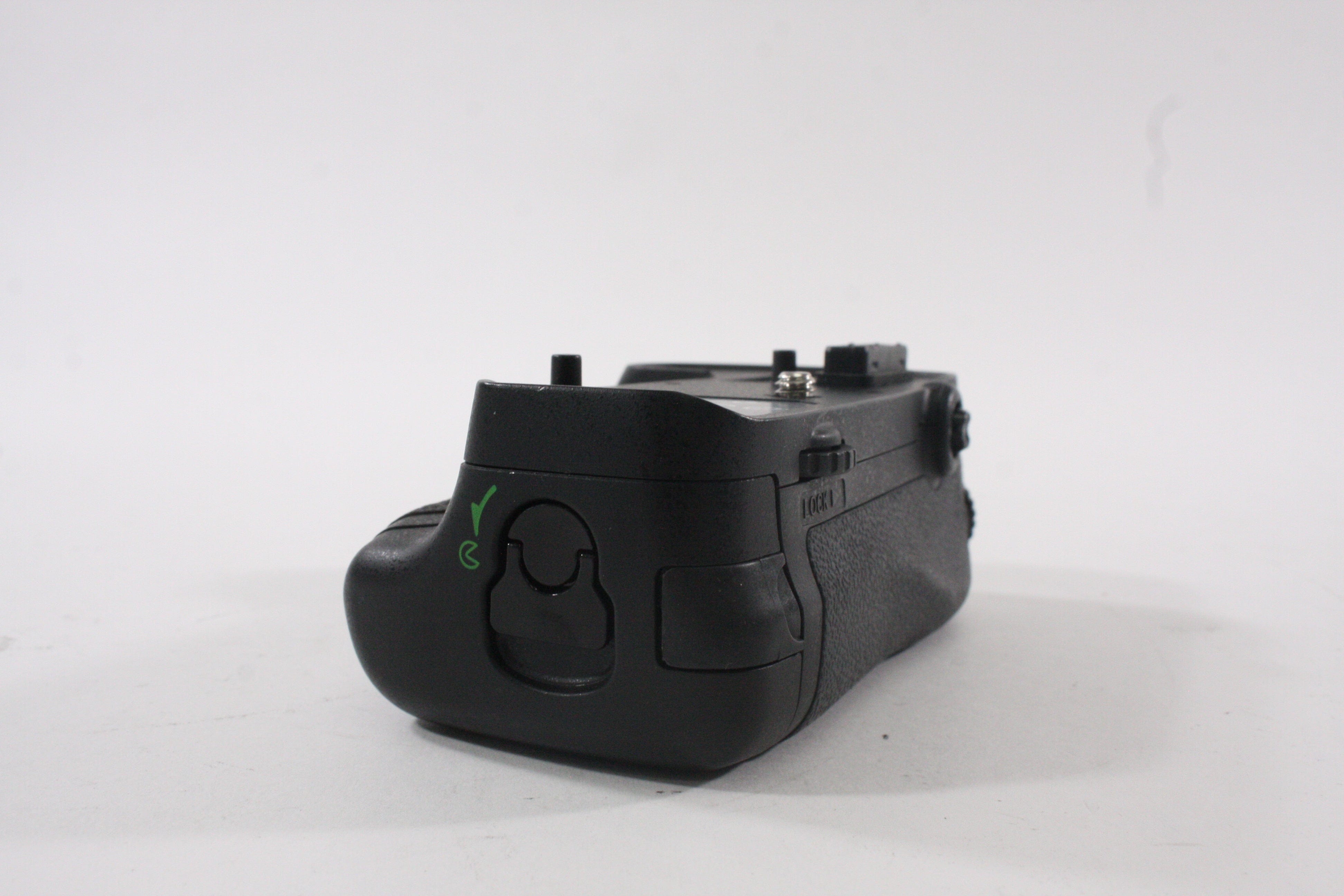 Nikon Multi-Power Battery Pack MB-D15