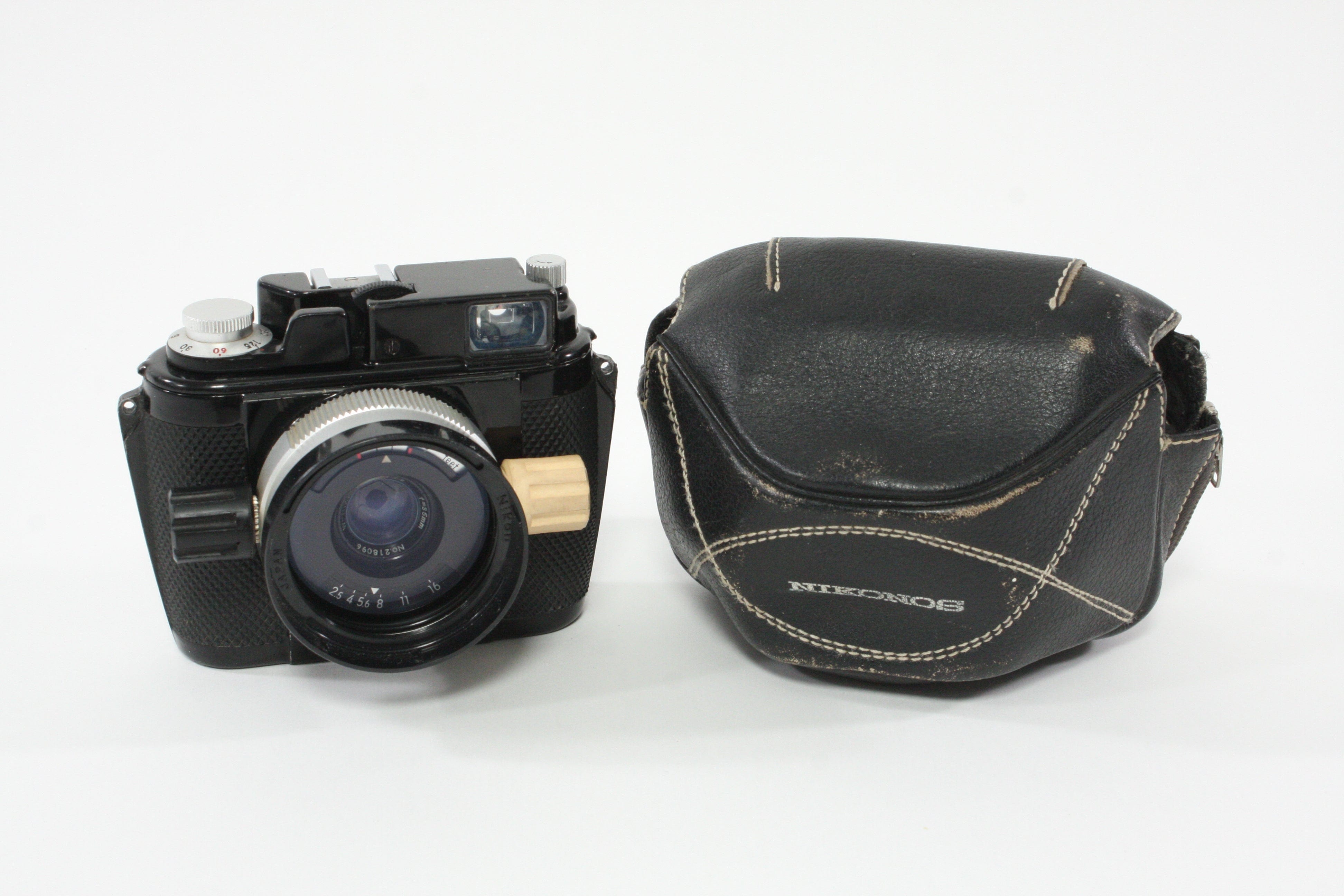 Nikonos Original with 35mm f/2.5 lens