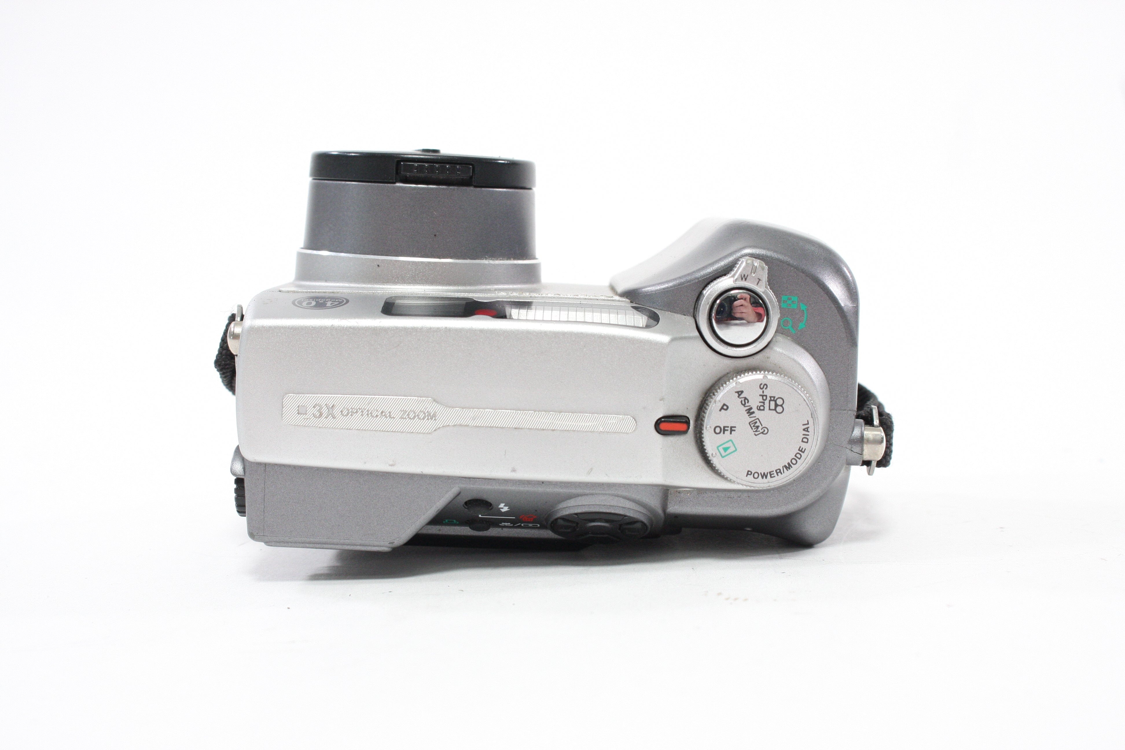 Olympus Camedia C-4000 Digital Point-and-Shoot Camera 3x Zoom 4.0mp