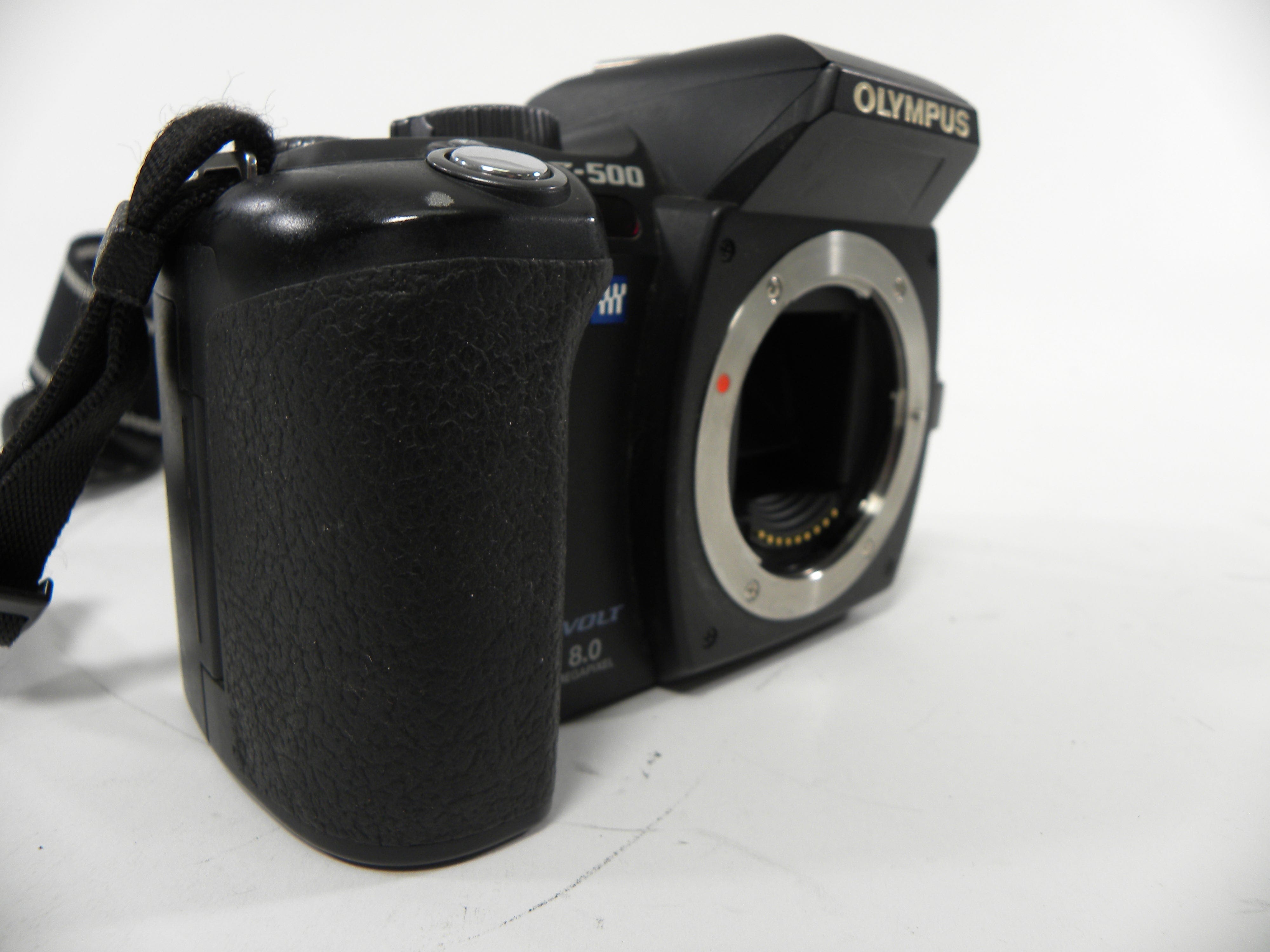 Olympus E-500 8.0mp Digital SLR Body Only Shutter Ct. 4,388