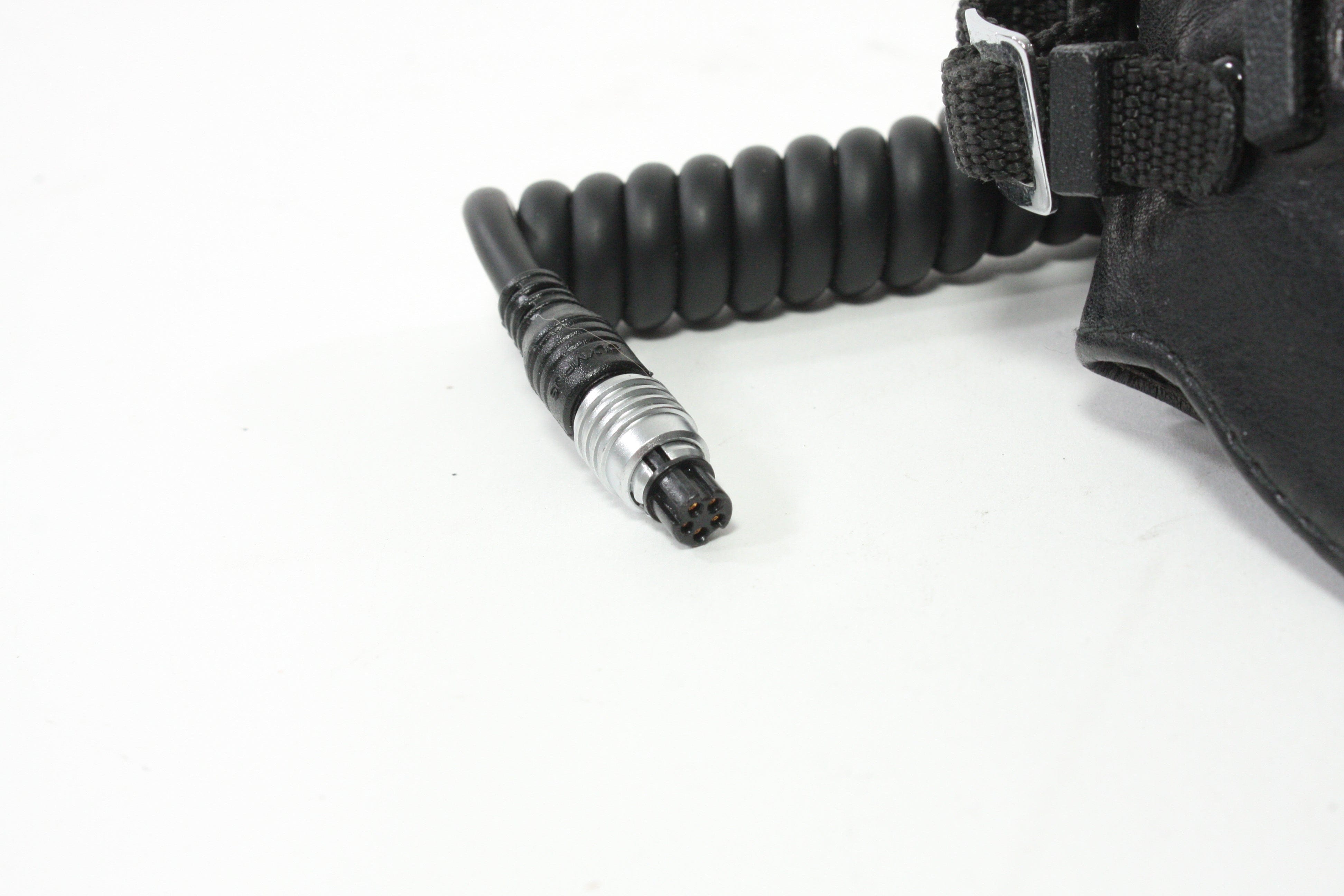 Olympus Electronic Power Bounce Grip 2 with PC Cable and 5 Pin Cable