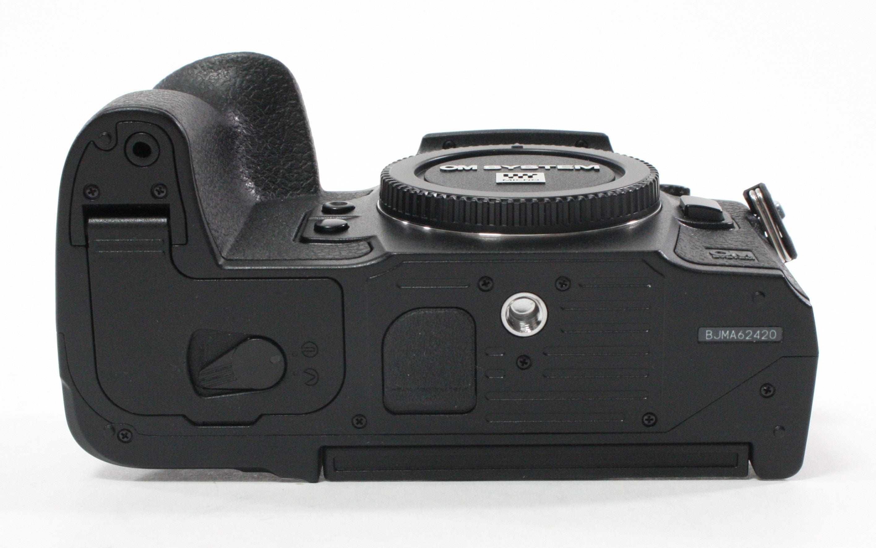 Olympus OM-1 Mirrorless Digital Camera with Shutter Count 704