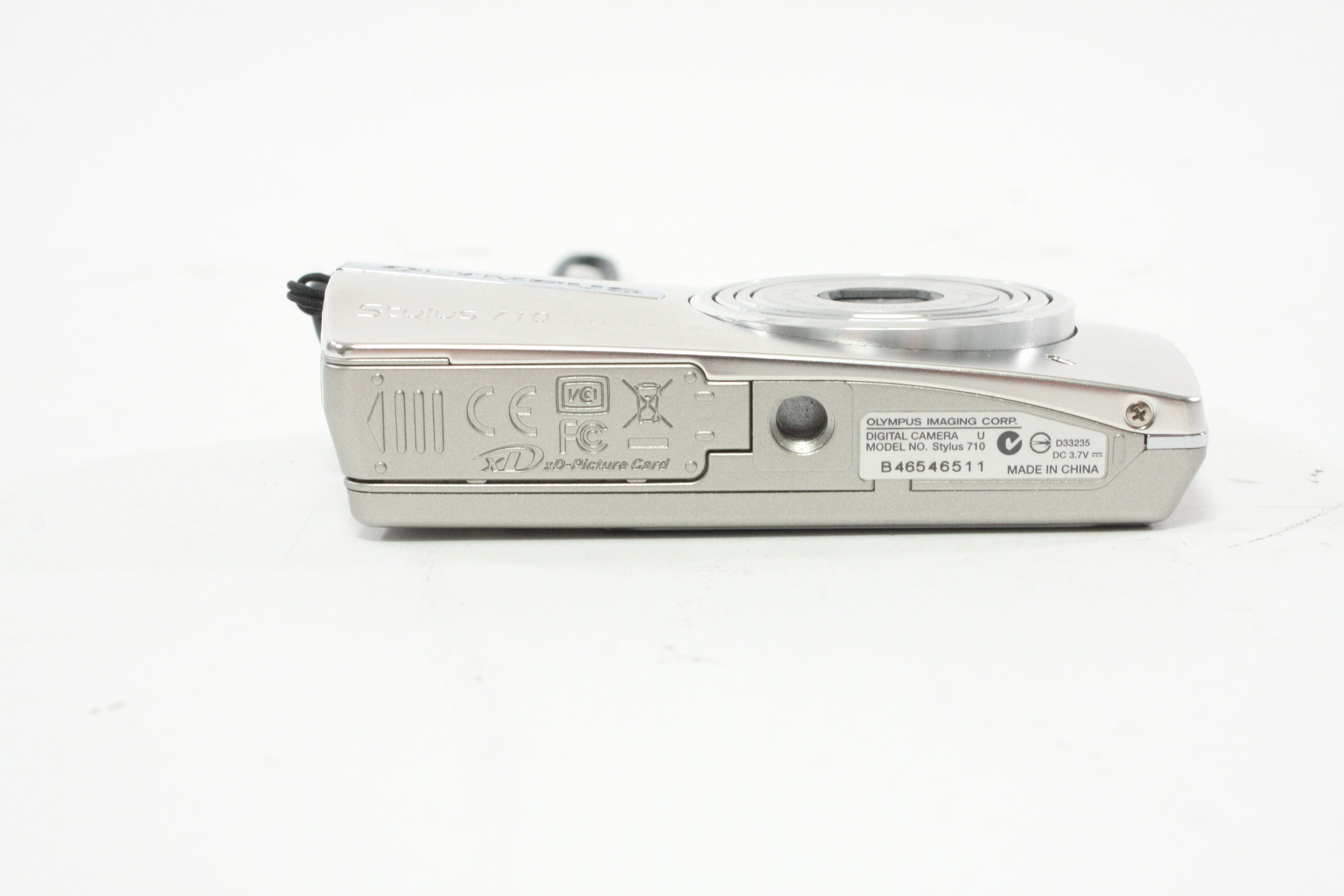 Olympus Stylus 710 Digital Point-and-Shoot Camera 3x Zoom 7.1mp