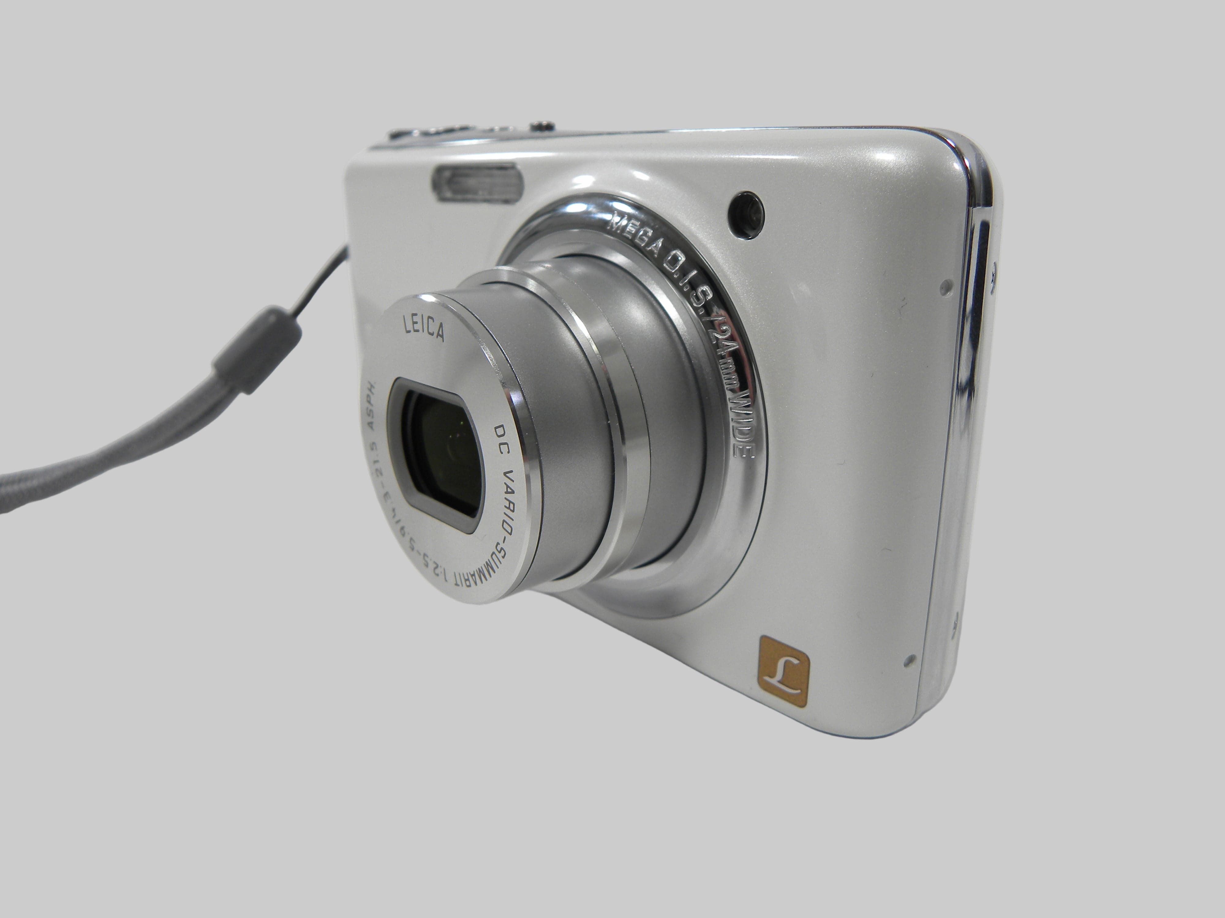 Panasonic DMC-FX77 12.1mp Digital Camera (White)