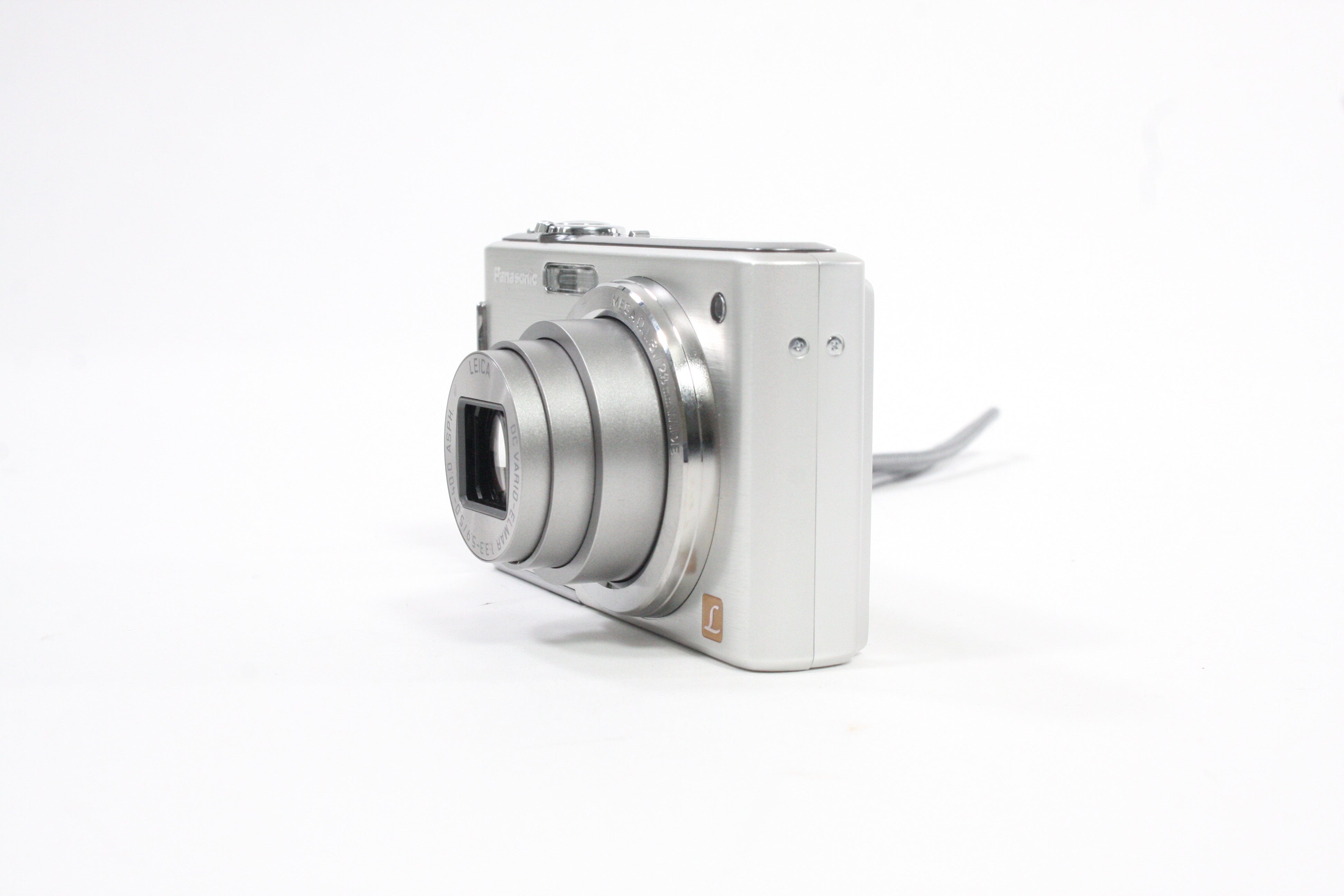 Panasonic Lumix DMC-FH25 Digital Point-and-Shoot 8x Zoom 16mp