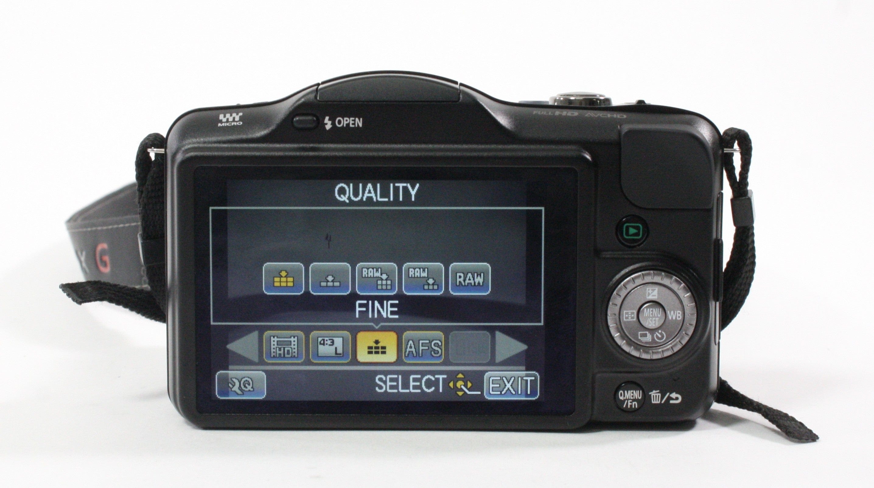 Panasonic Lumix GF3 Digital Mirrorless Camera with 14-42mmf/3.5-5.6 Lens