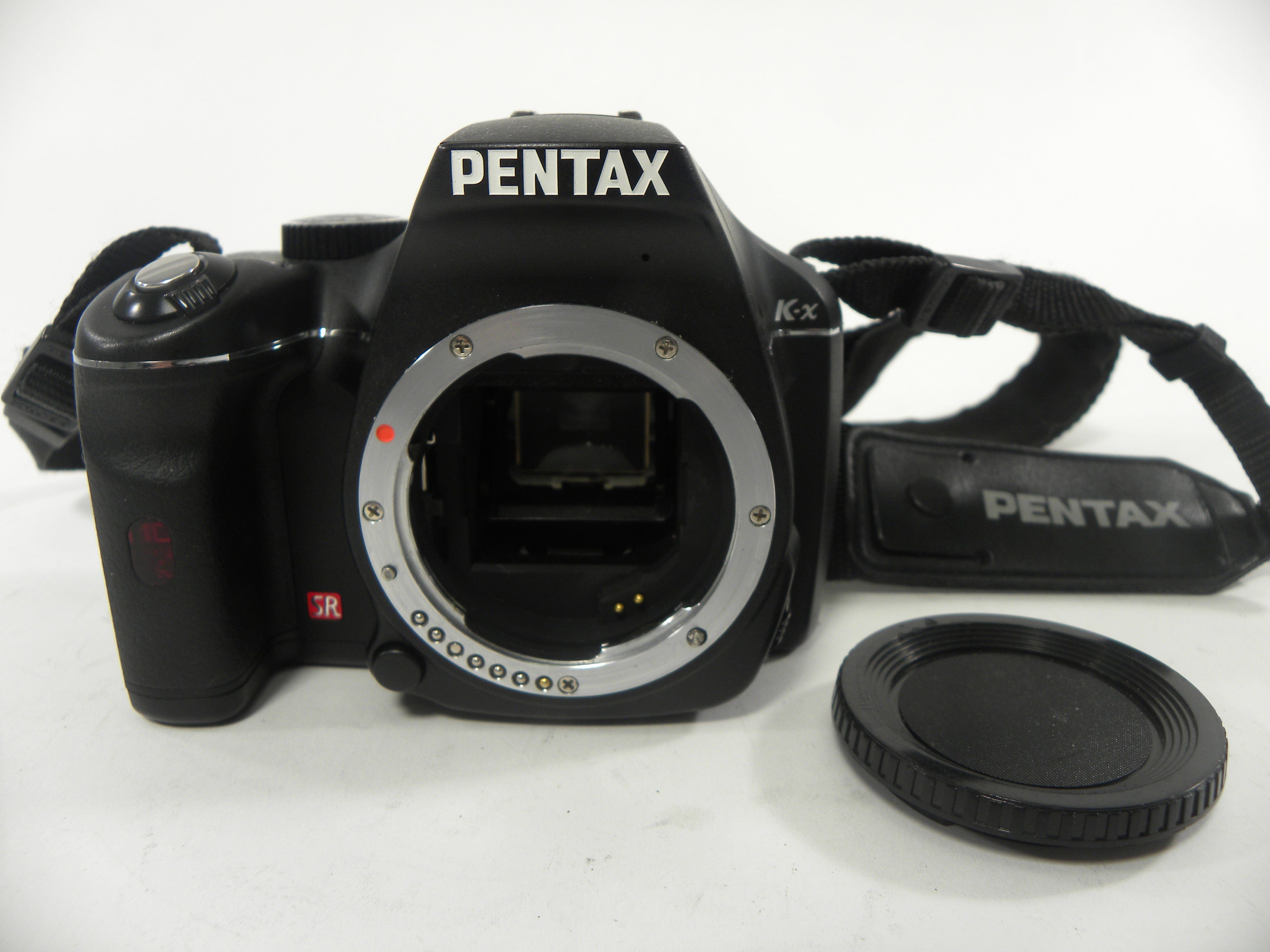 Pentax K-X 12.4mp Digital SLR body only Shutter Ct. 7,699