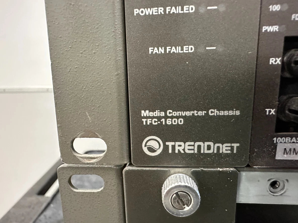TRENDnet : LOT : 4 TFC-1600 frames : 15 x 10/100 FIBER modules : Gigabit Switch