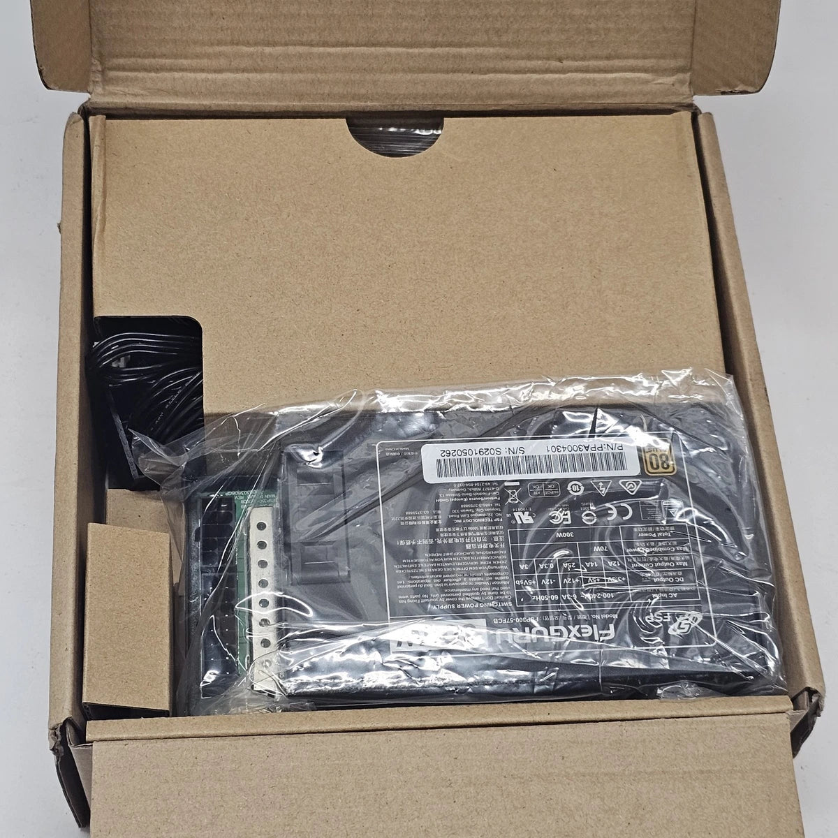 FSP Mini ITX Solution/Flex ATX 300W Fully Modular Flex Guru 300W (FSP300-57FCB)|187667980562