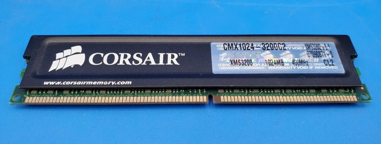 Corsair 1GB DDR400 XMS3200 CL2 184Pins w/Black Heat Spreader -  CMX1024-3200C2