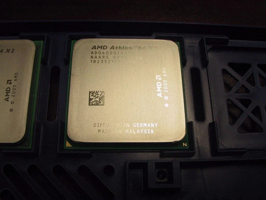 AMD Athlon 64 X2 4000+ Socket AM2 Brisbane  2x512K L2 Desktop Processor