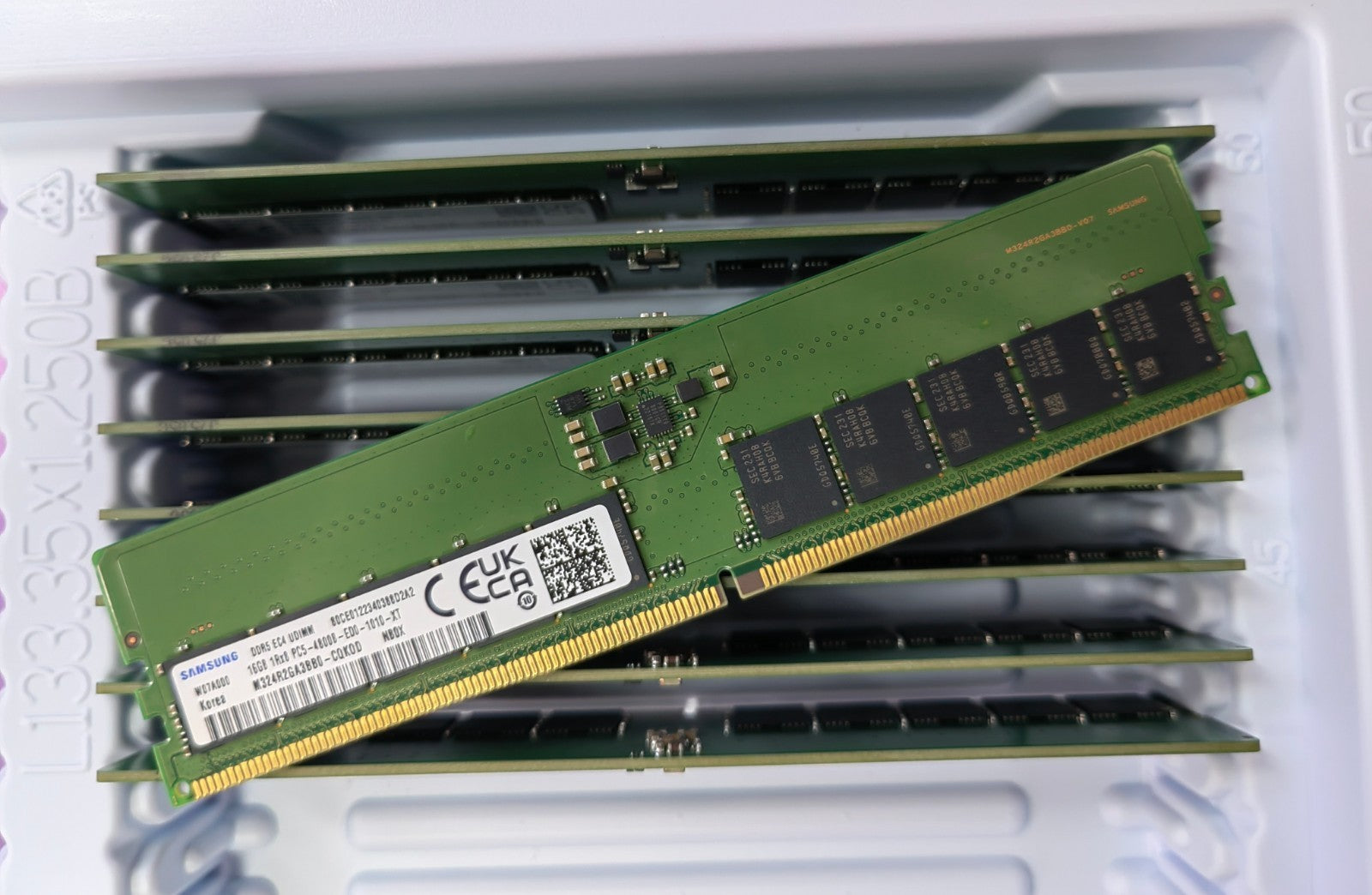 Samsung 16GB DDR5 4800 EC4 UDIMM ECC RAM PC5-4800B-ED0 for DELL HP Lenovo 288p