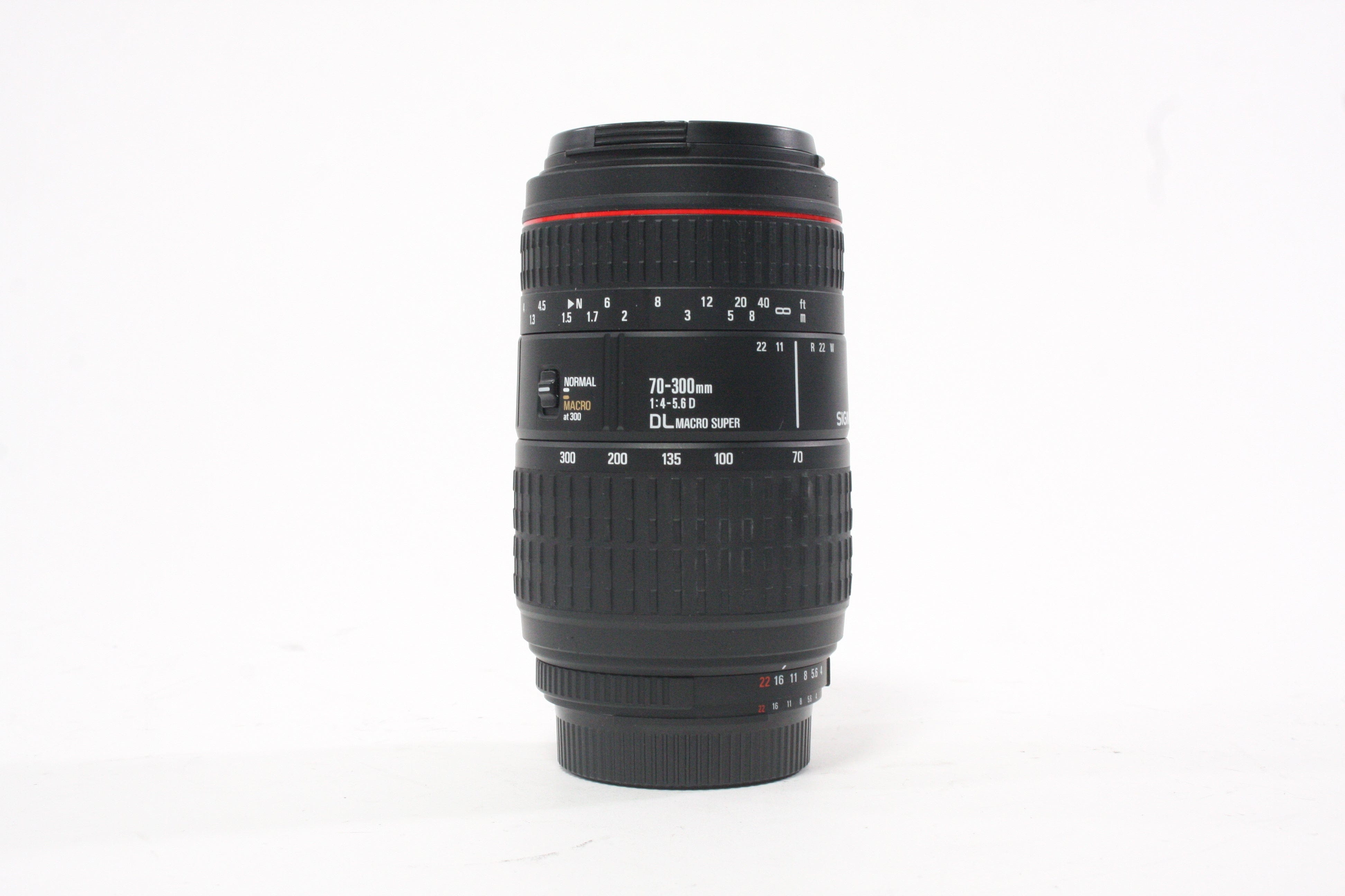 Sigma 70-300mm f/4-5.6 DL Macro Super Lens for Nikon AF Mount