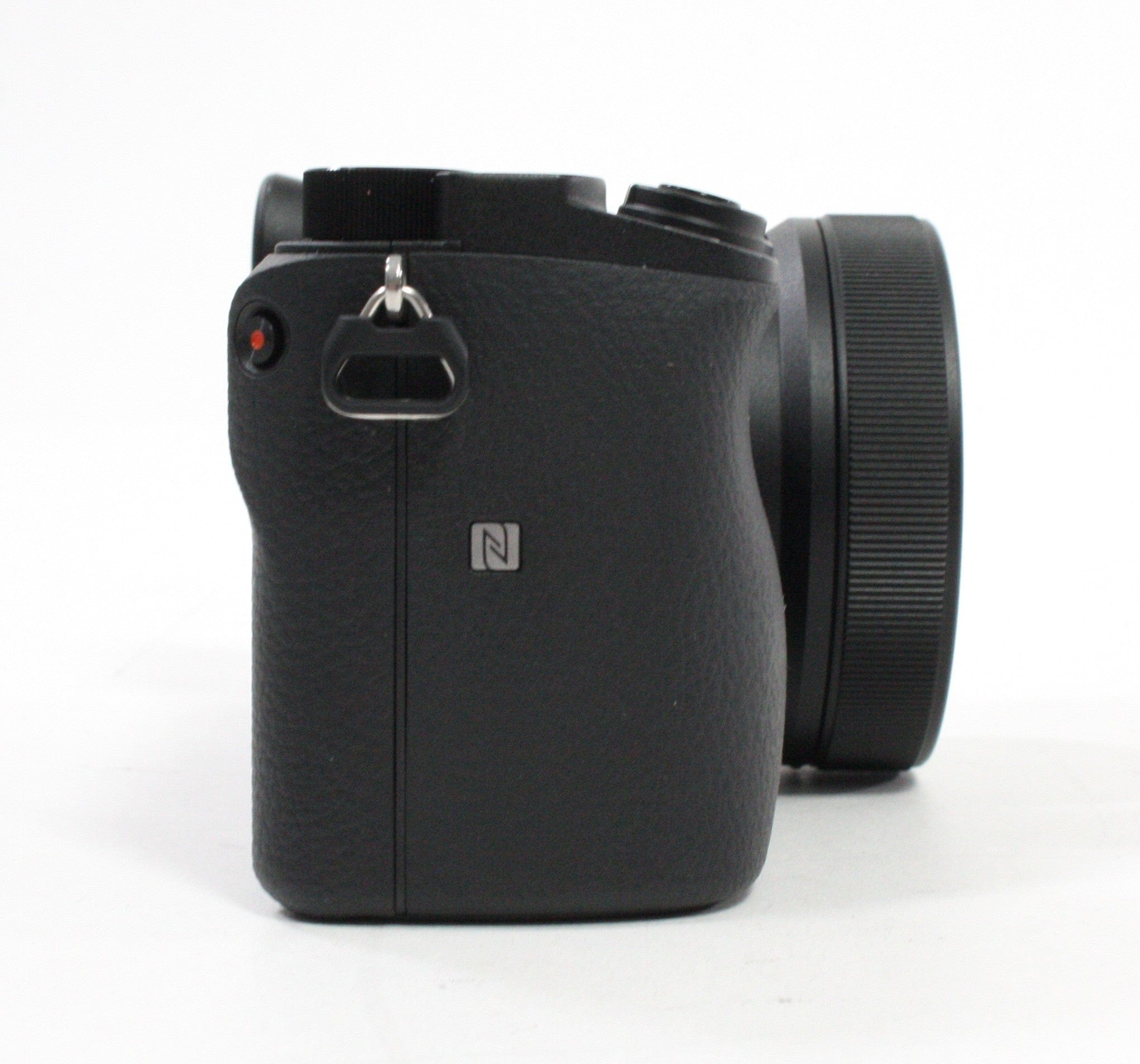 Sony 6400 Mirroless Digital Camera w 16-50mm f/3.5-5.6 & 3-Battery Charger Kit Shutter Count only 16