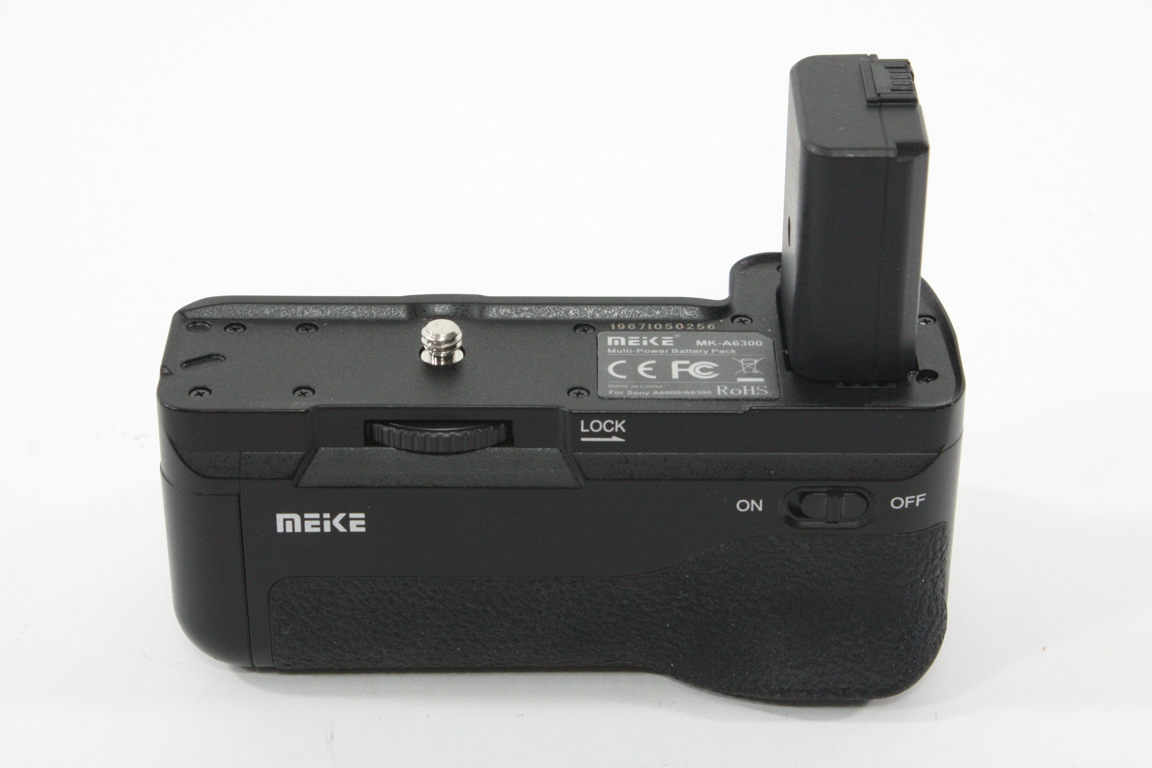 Sony a6000 w/16-60mm F3.5-5.6 Lens + SmallRig Cage and Battery Grip - Shutter Count 7307