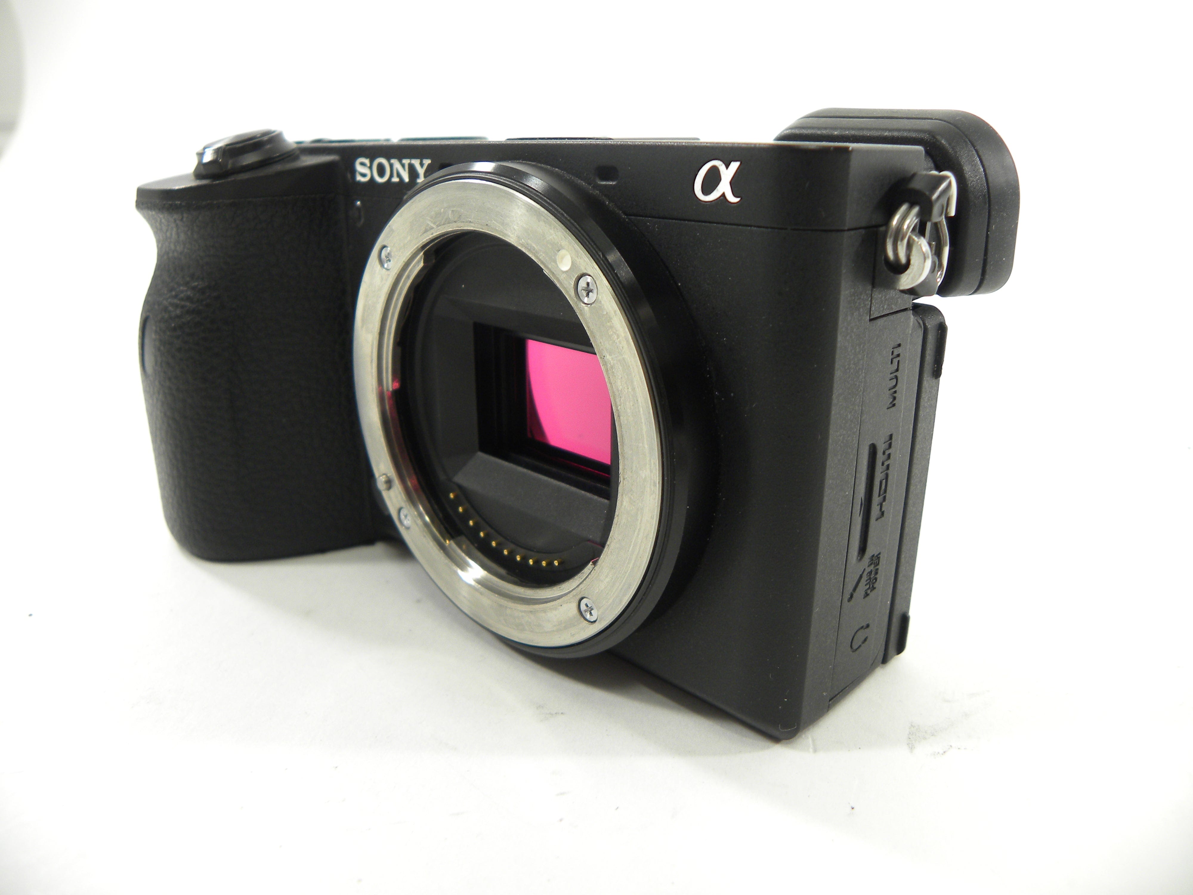 Sony a6600 24.2mp Digital Mirrorless Camera Body Only Shutter Ct. 977