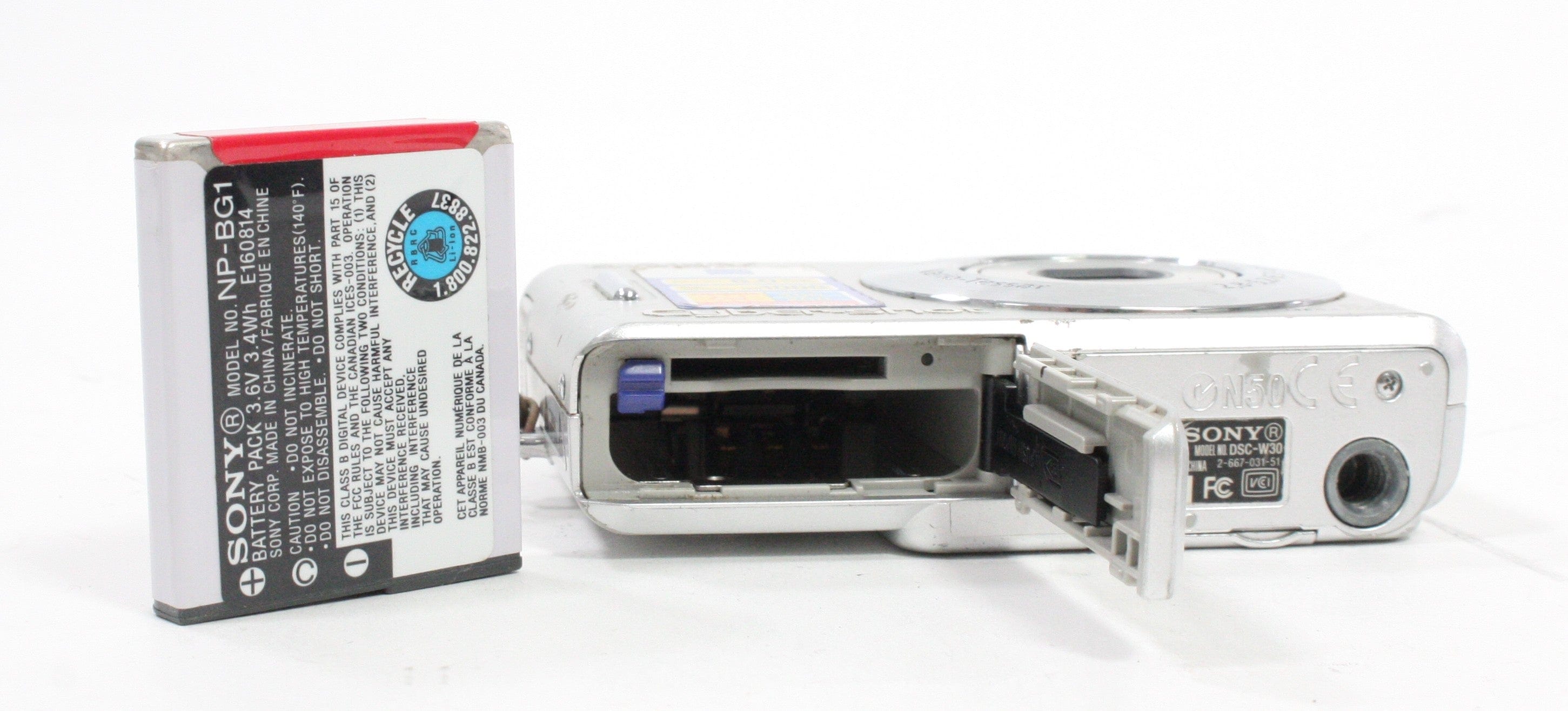 Sony Cyber-shot DSC-W30 Point-and-Shoot Digital Camera 3x Zoom 6.0mp