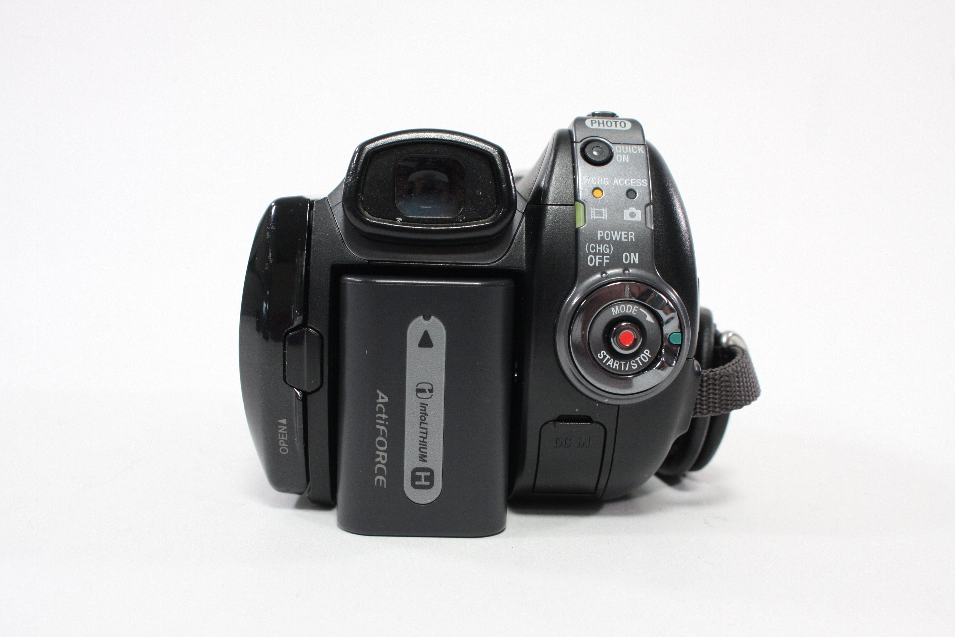 Sony HandyCam HS Camcorder AVCHD Model HDR-SR11 with HandyCam Station